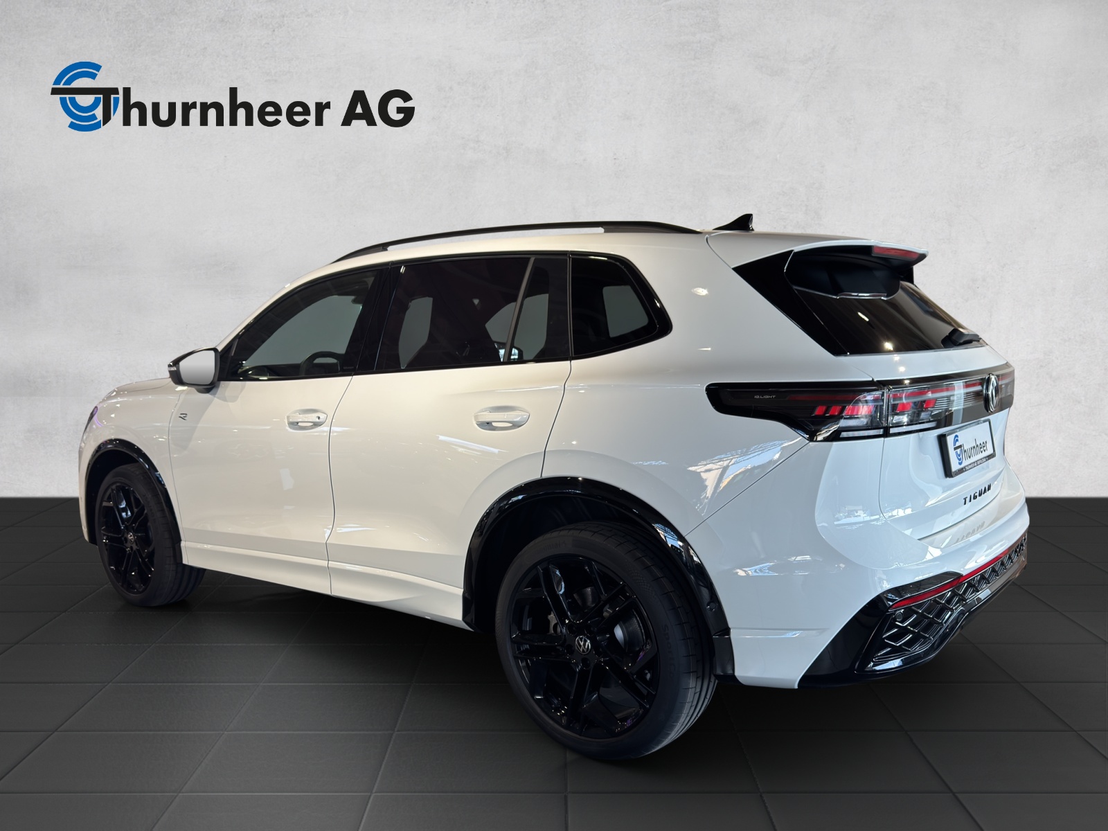 VW Tiguan 2.0 TSI United DSG 4Motion-image-3