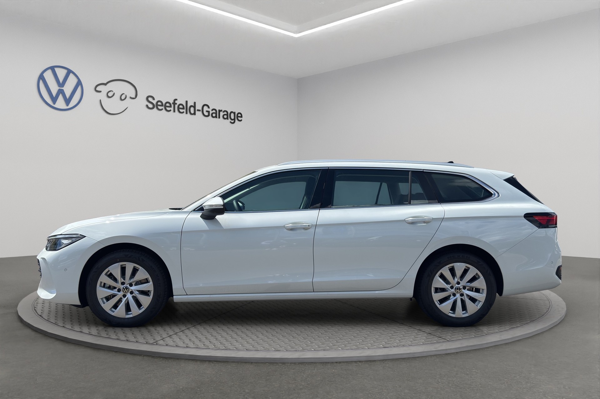 VW Passat Variant 2.0 TDI evo Business 4 Motion DSG-image-2