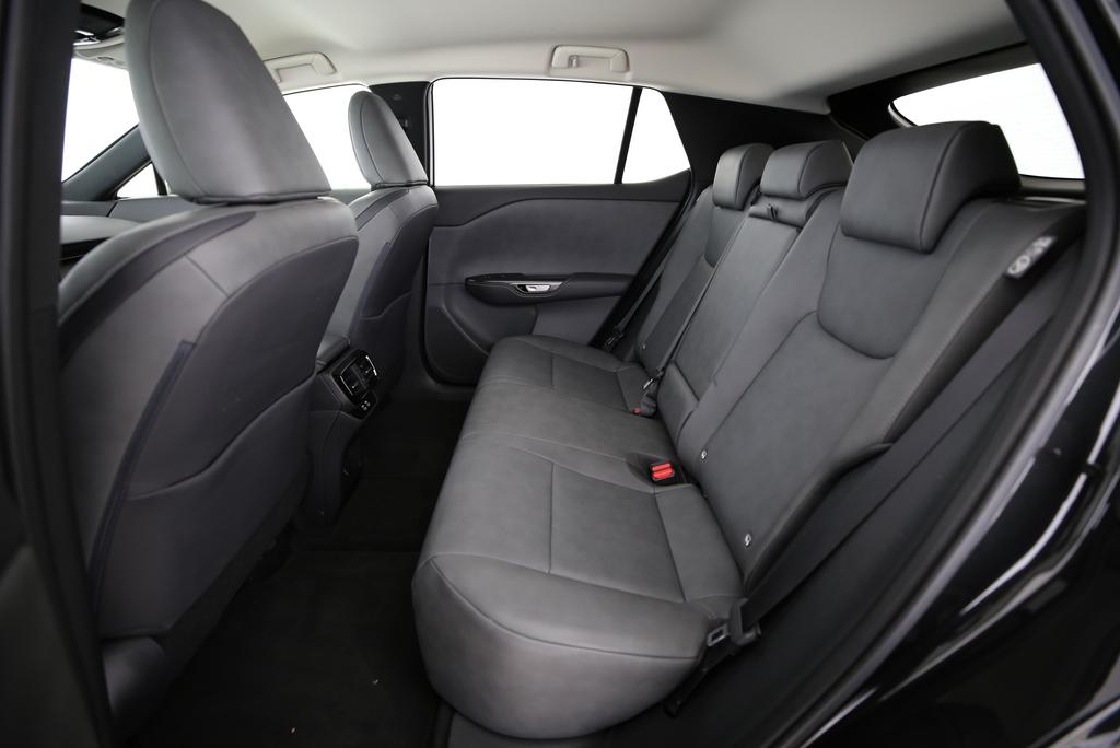 LEXUS RZ 450e Comfort-image-7
