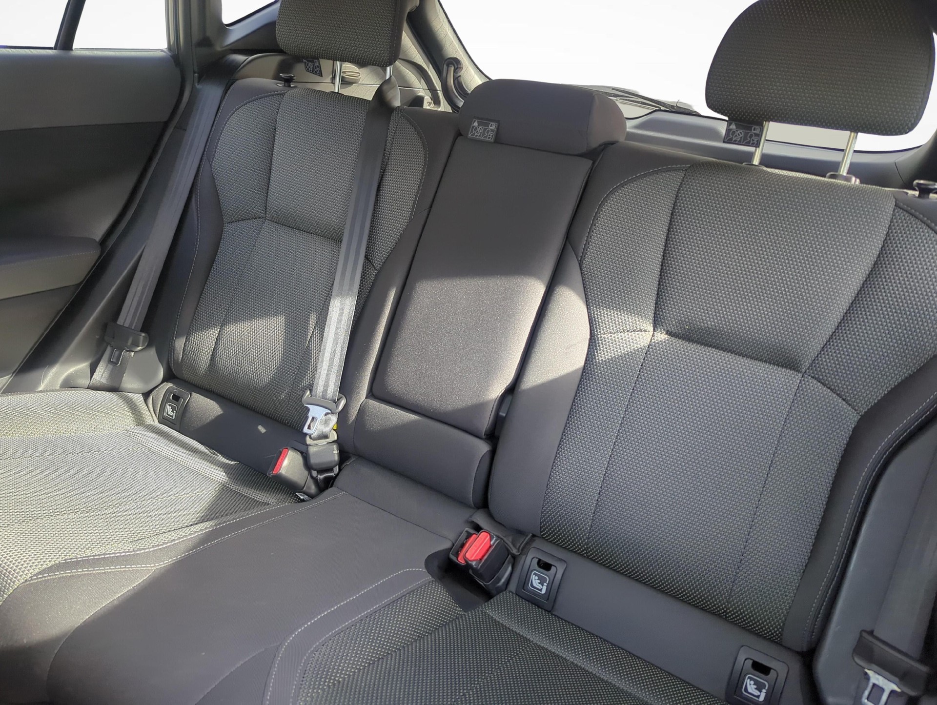 SUBARU Crosstrek 2.0i e-Boxer Swiss Plus-image-10