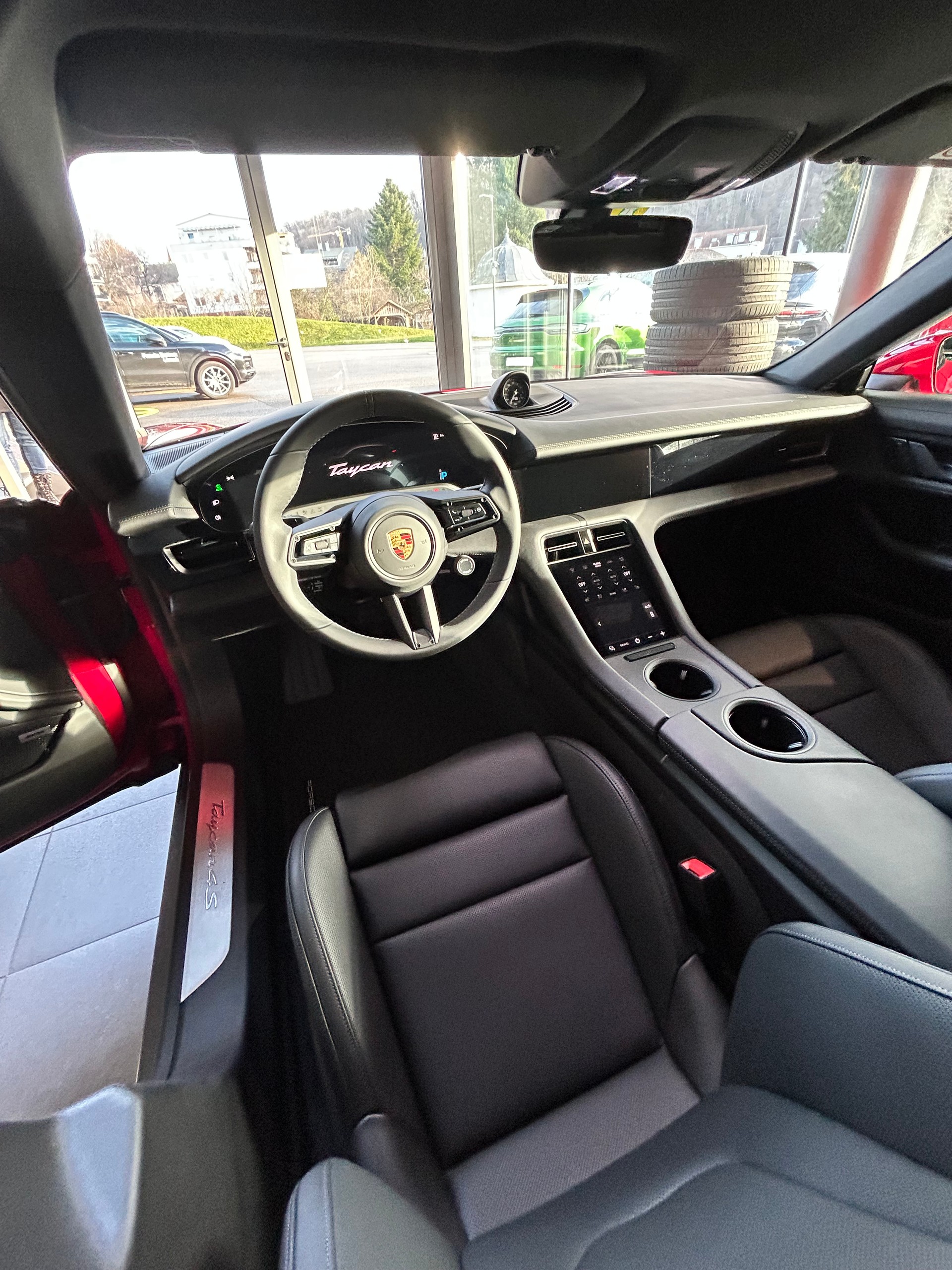 PORSCHE 4S Cross Turismo-image-3