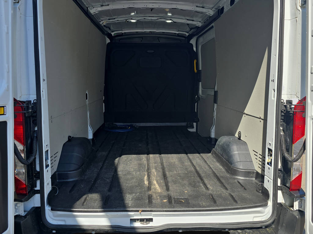 FORD E-Transit Van 350 L3H2 68kWh Trend-image-13