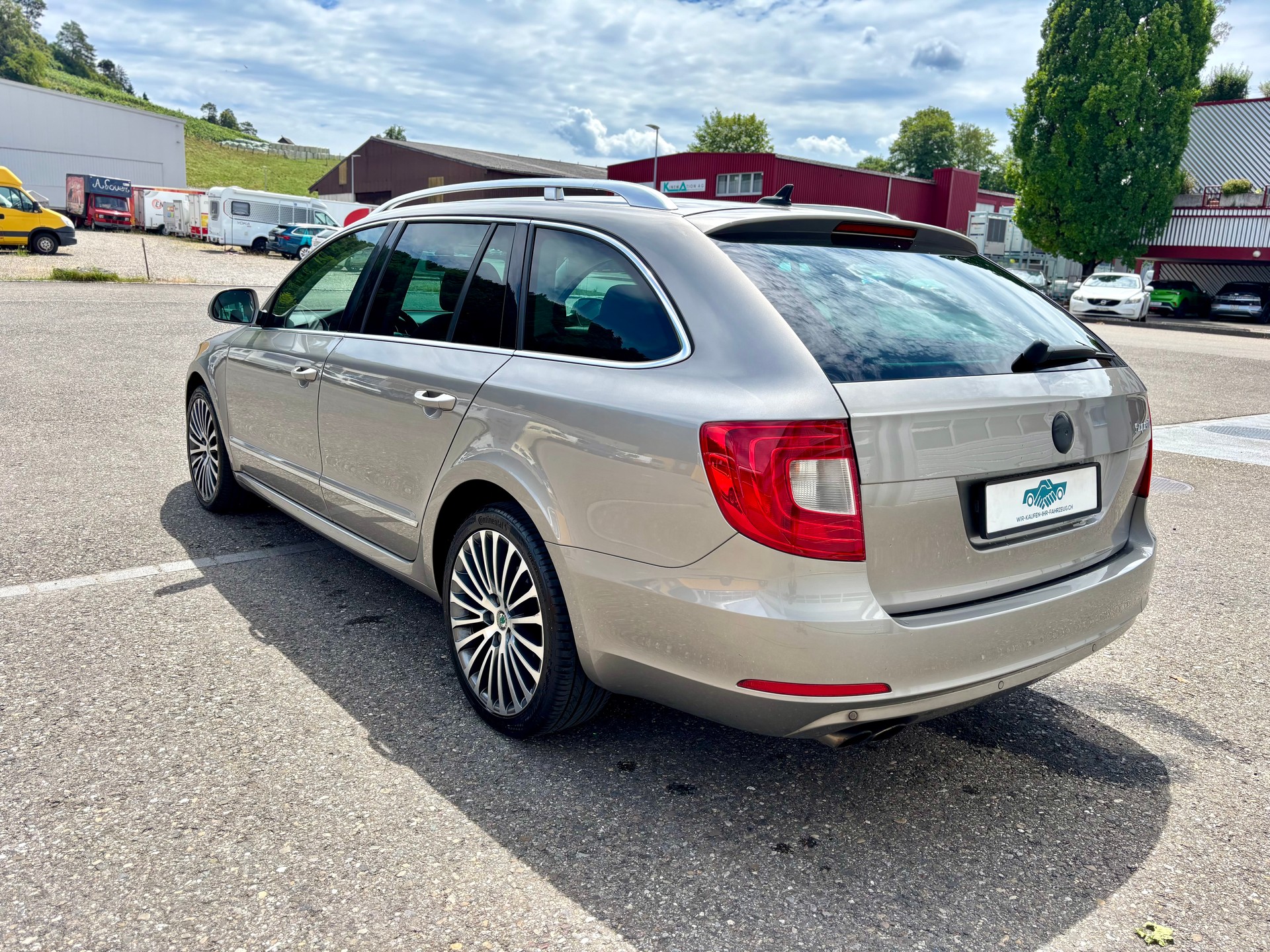 SKODA Superb Combi 2.0 TDi Laurin & Klement 4x4 DSG-image-5