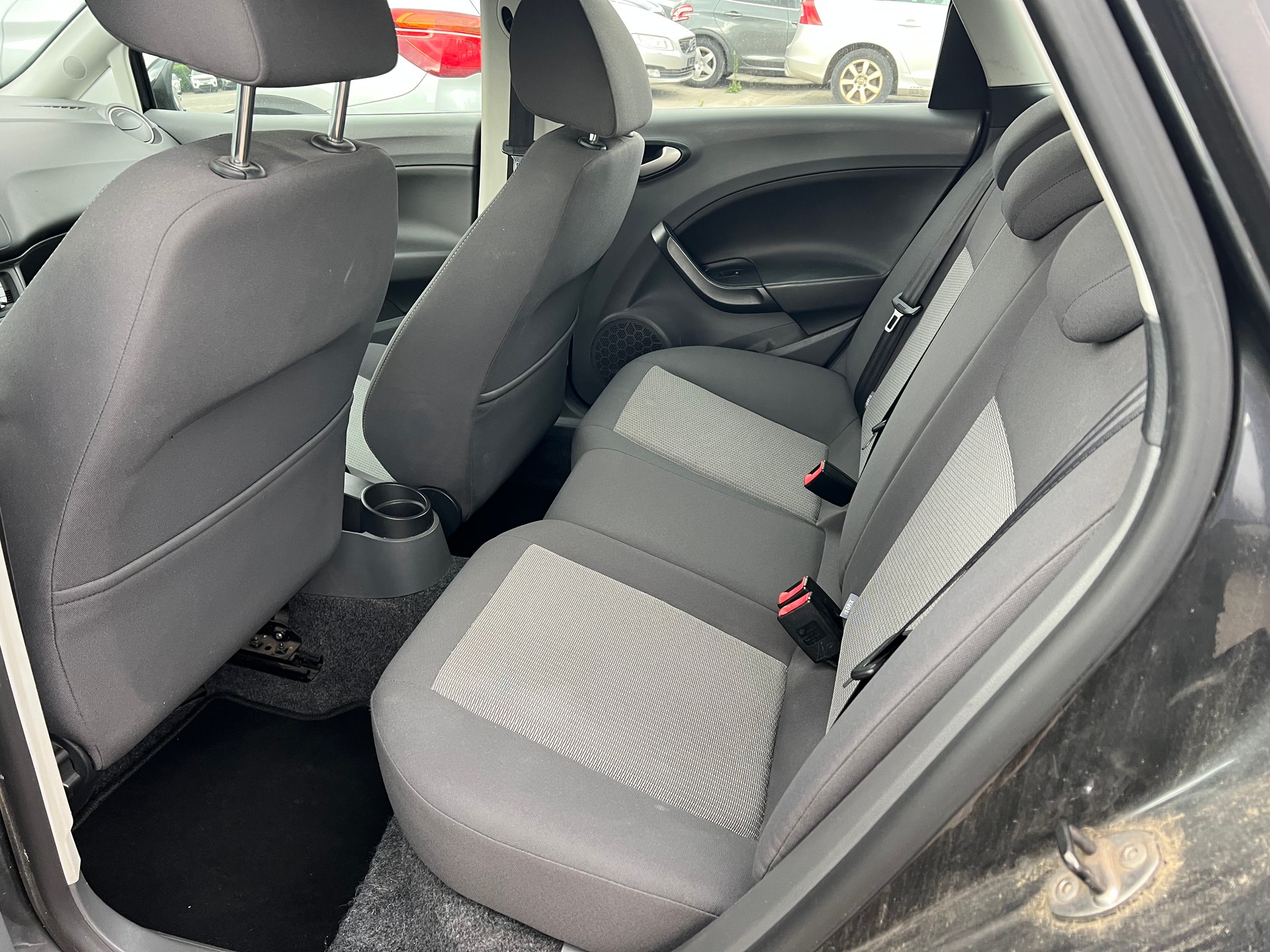 SEAT Ibiza ST 1.6 TDI Sport-image-4