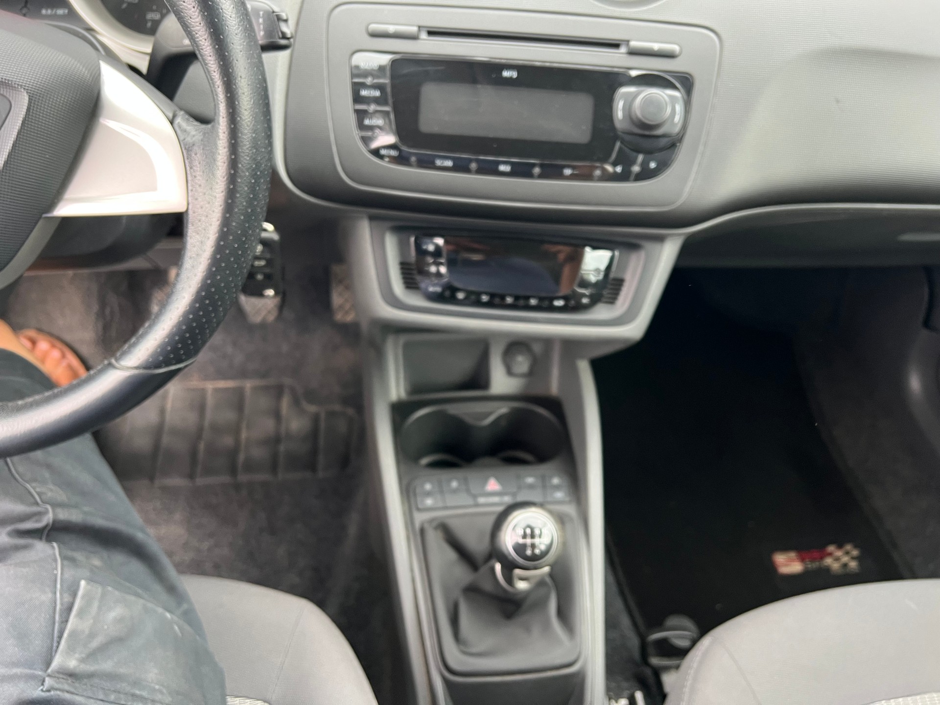 SEAT Ibiza ST 1.6 TDI Sport-image-6