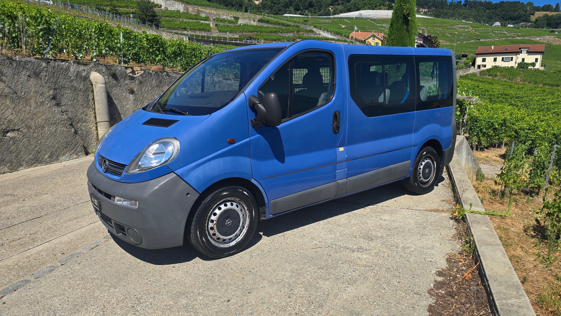 OPEL Vivaro 2.5 CDTI 2.7t-image-2