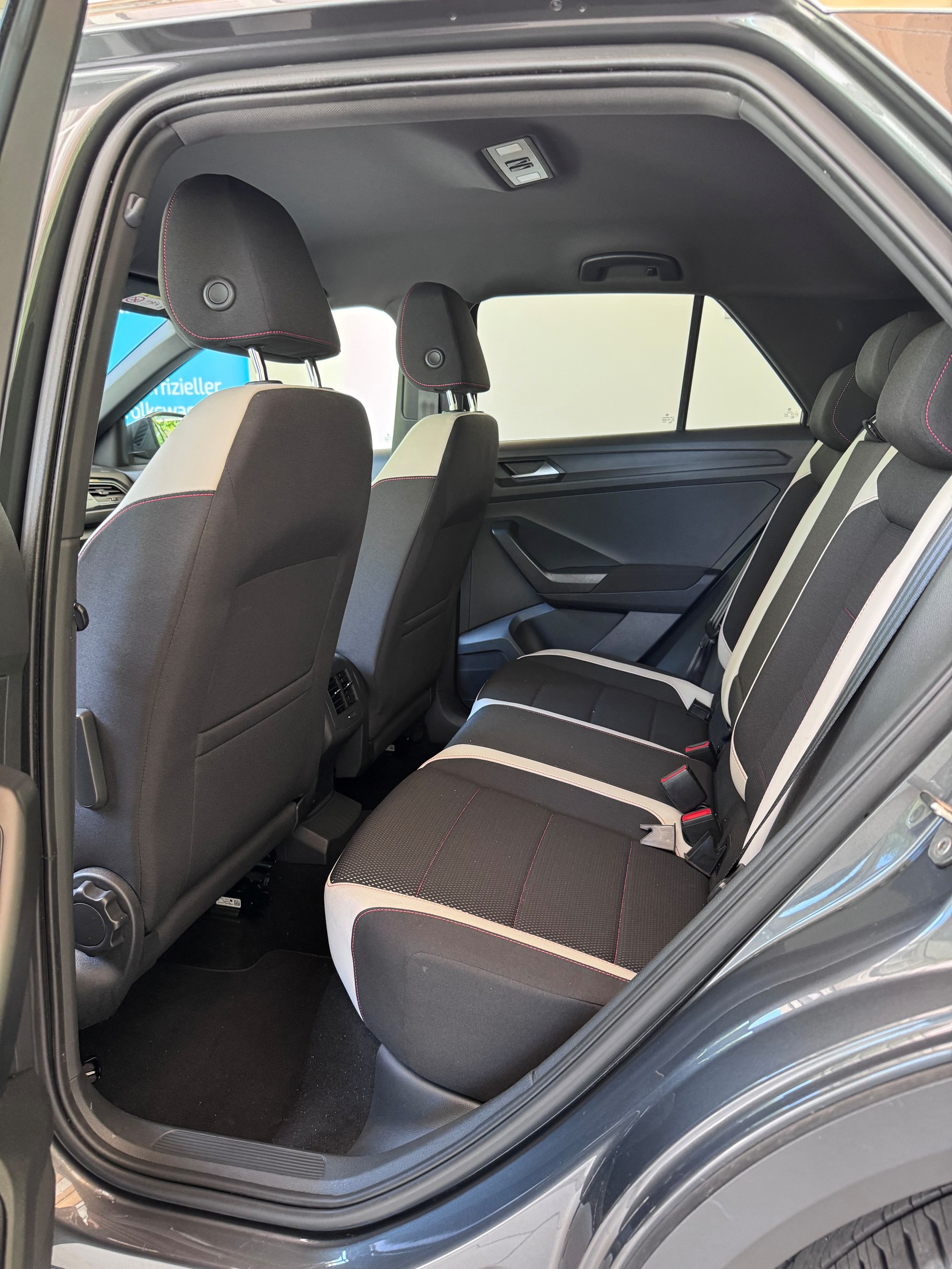 VW T-Roc 2.0 TDI SCR Sport DSG 4motion-image-4