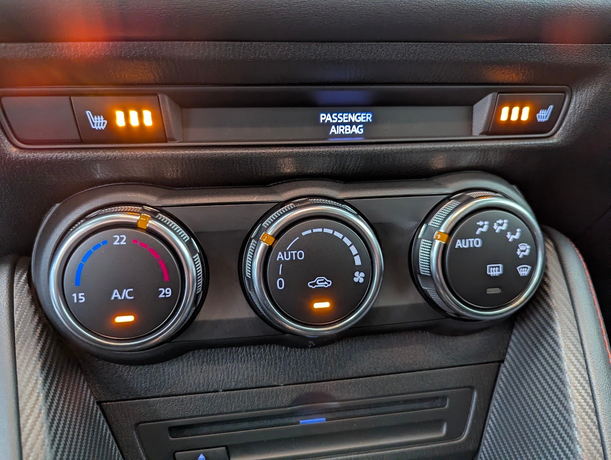 MAZDA 2 1.5i 16V 90PS Revolution Automat*FRISCH AB MFK+SERVICE+12MT GAR NAVI LED KLIMA SITZHEIZUNG ASSISTS-image-23
