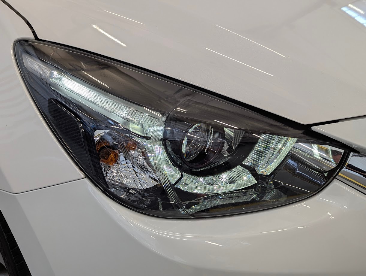 MAZDA 2 1.5i 16V 90PS Revolution Automat*FRISCH AB MFK+SERVICE+12MT GAR NAVI LED KLIMA SITZHEIZUNG ASSISTS-image-2