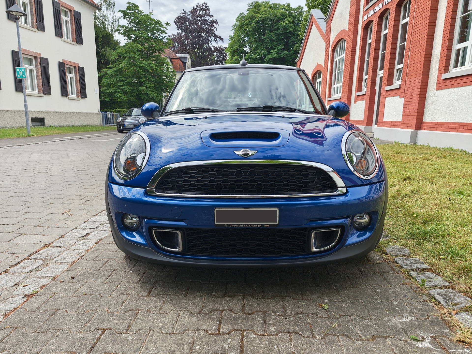 MINI 2.0 SD Cabrio-image-3