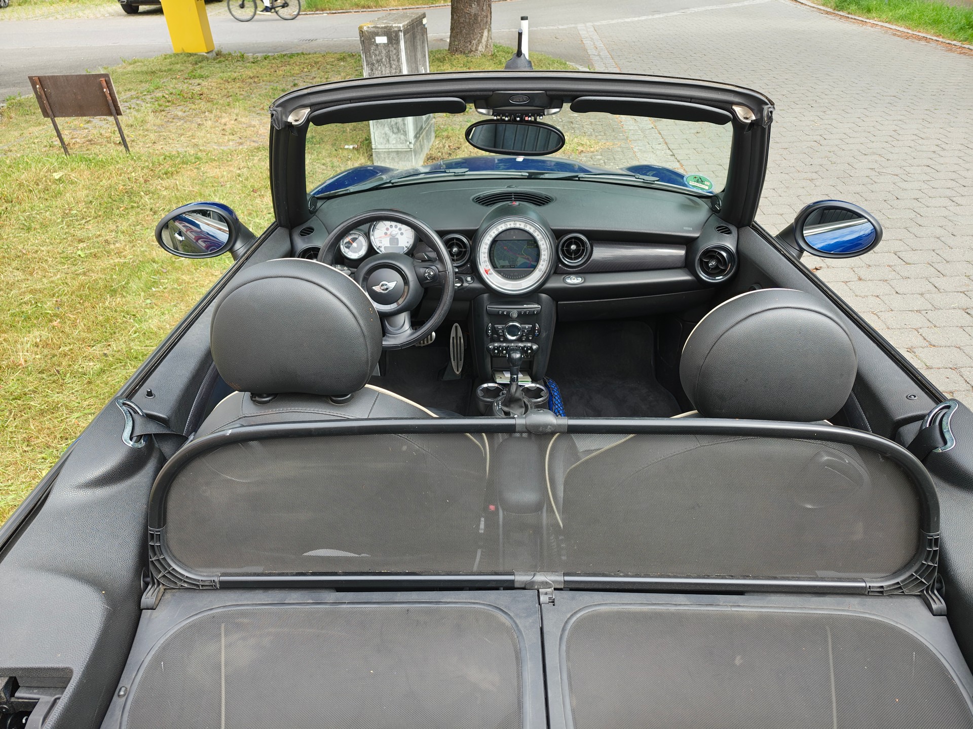 MINI 2.0 SD Cabrio-image-5