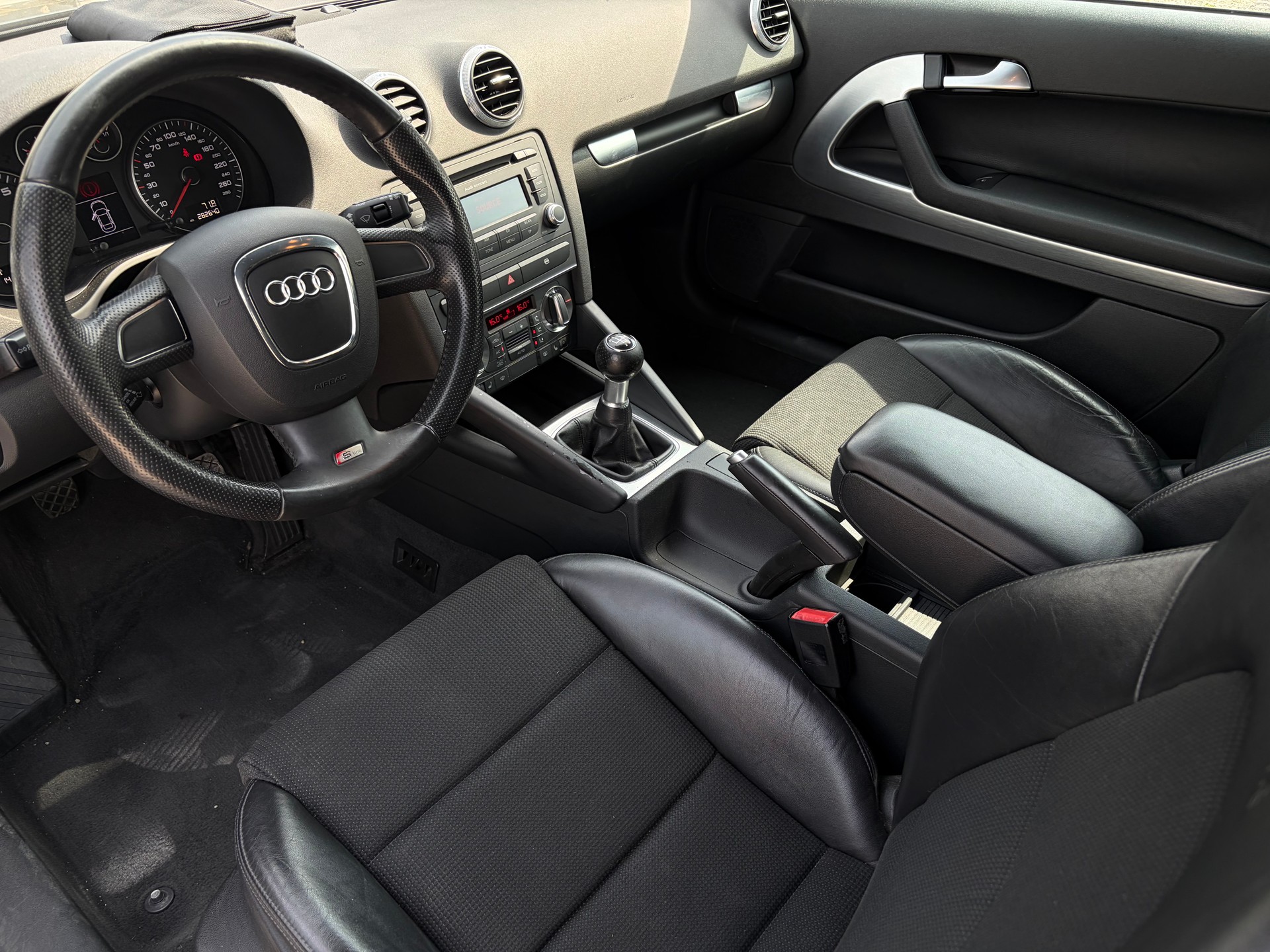 AUDI A3 2.0 TFSI Attraction-image-6