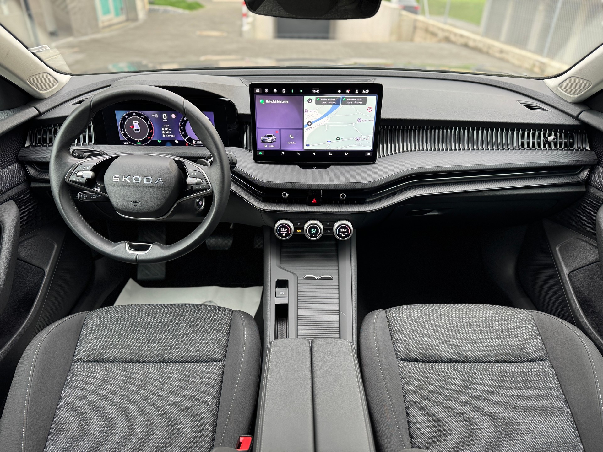 SKODA Superb Combi 1.5 TSI PHEV Selection DSG-image-9