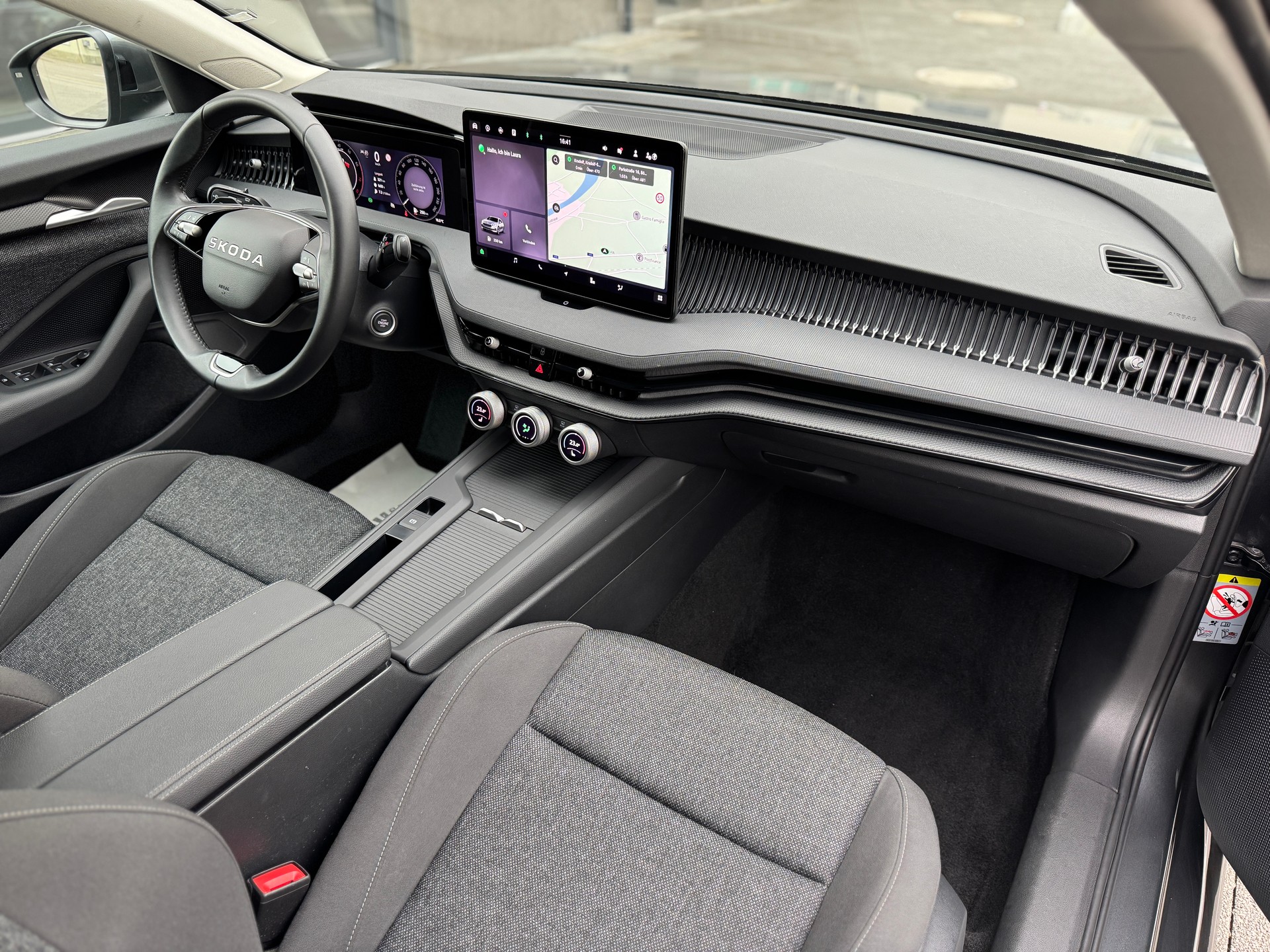 SKODA Superb Combi 1.5 TSI PHEV Selection DSG-image-12