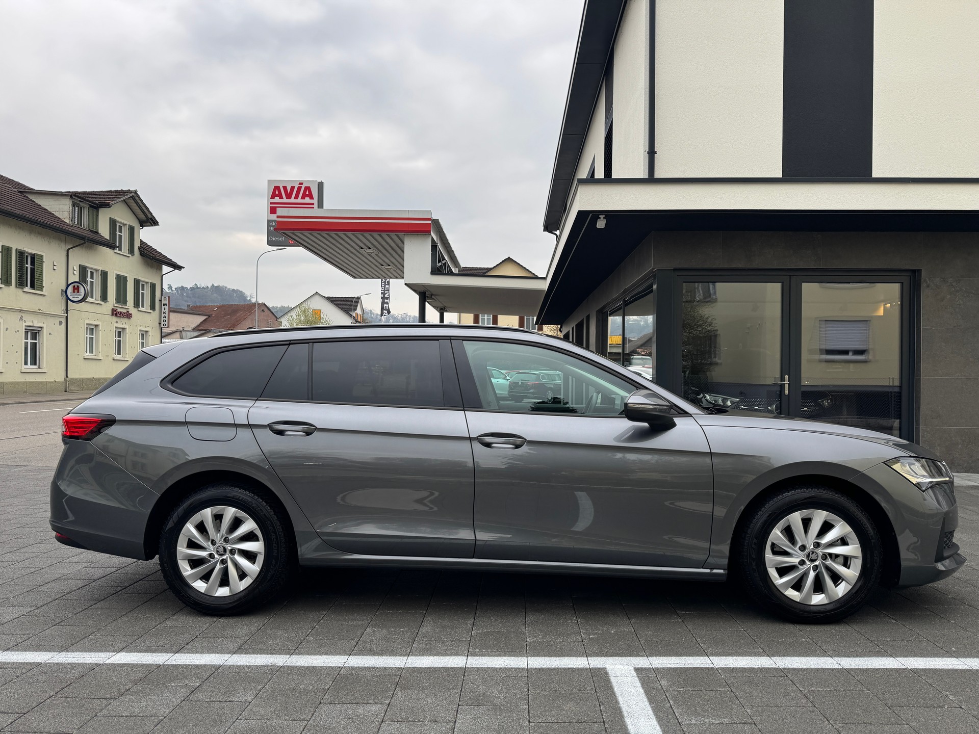 SKODA Superb Combi 1.5 TSI PHEV Selection DSG-image-5