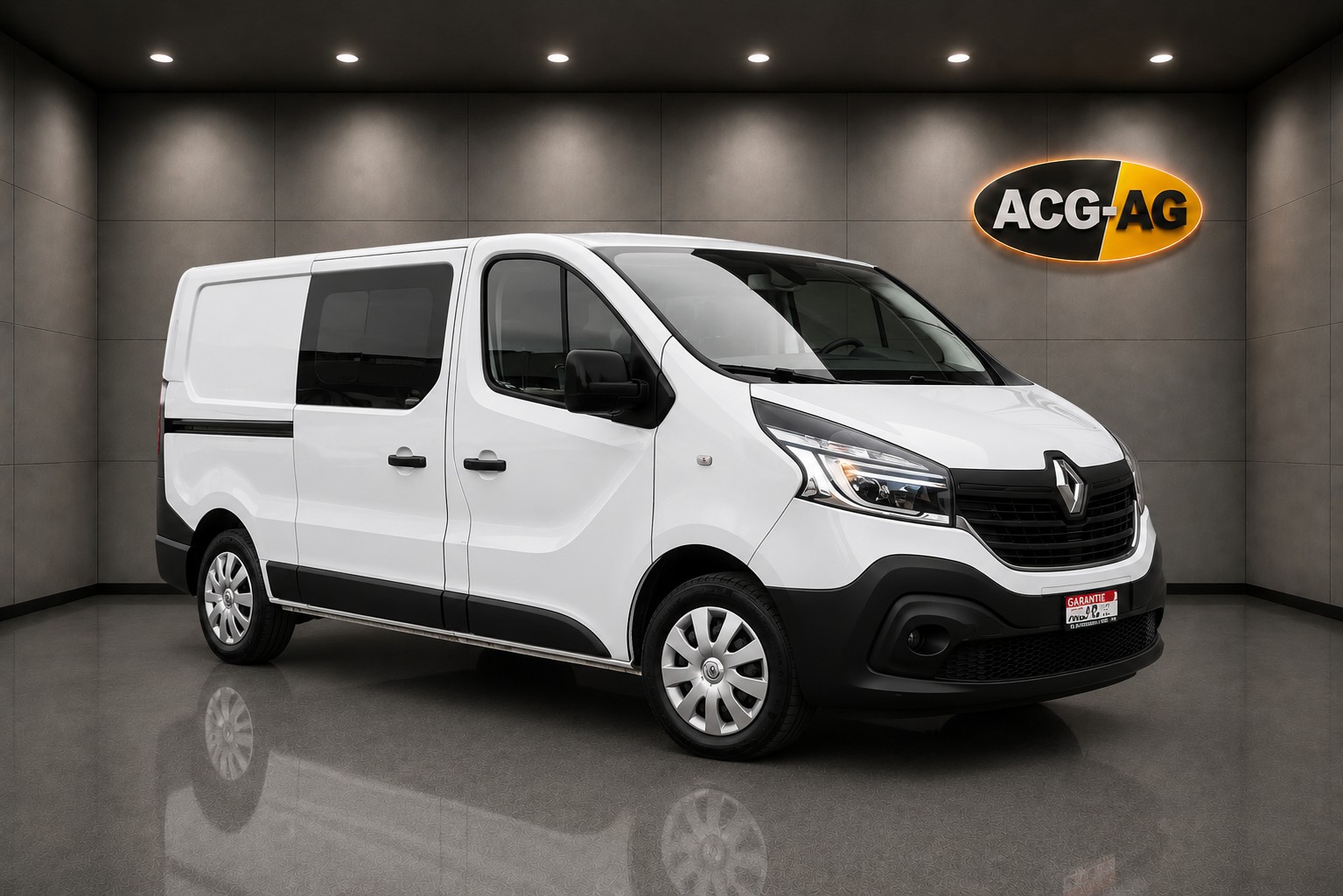 RENAULT Trafic 2.0 dCi 120 3.0t Business L1H1 ** 3-Plätzer ** Navi ** RF-Kamera ** Anh-Kupplung ** Sortimo ** Frisch Ab MFK **-image-0