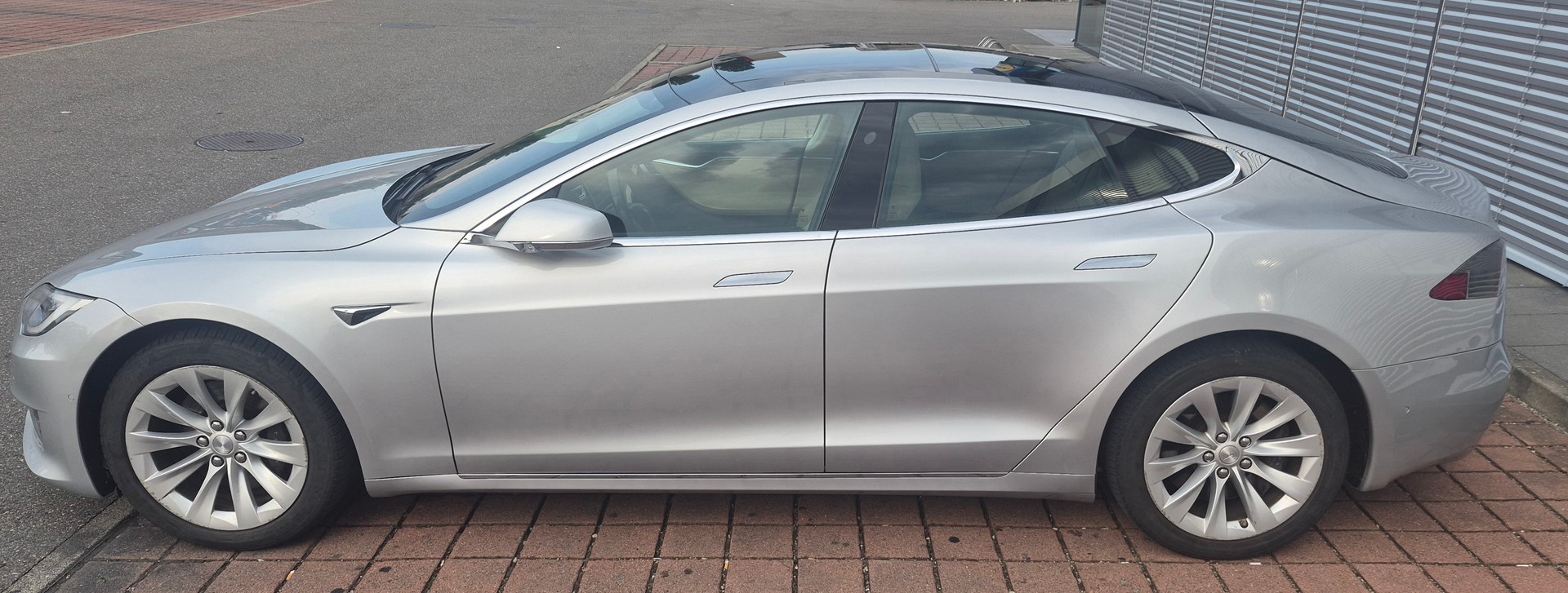 TESLA 90 D-image-1