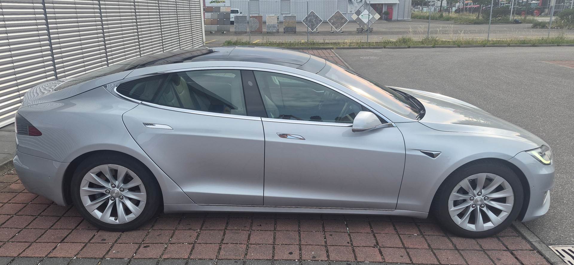 TESLA 90 D-image-2