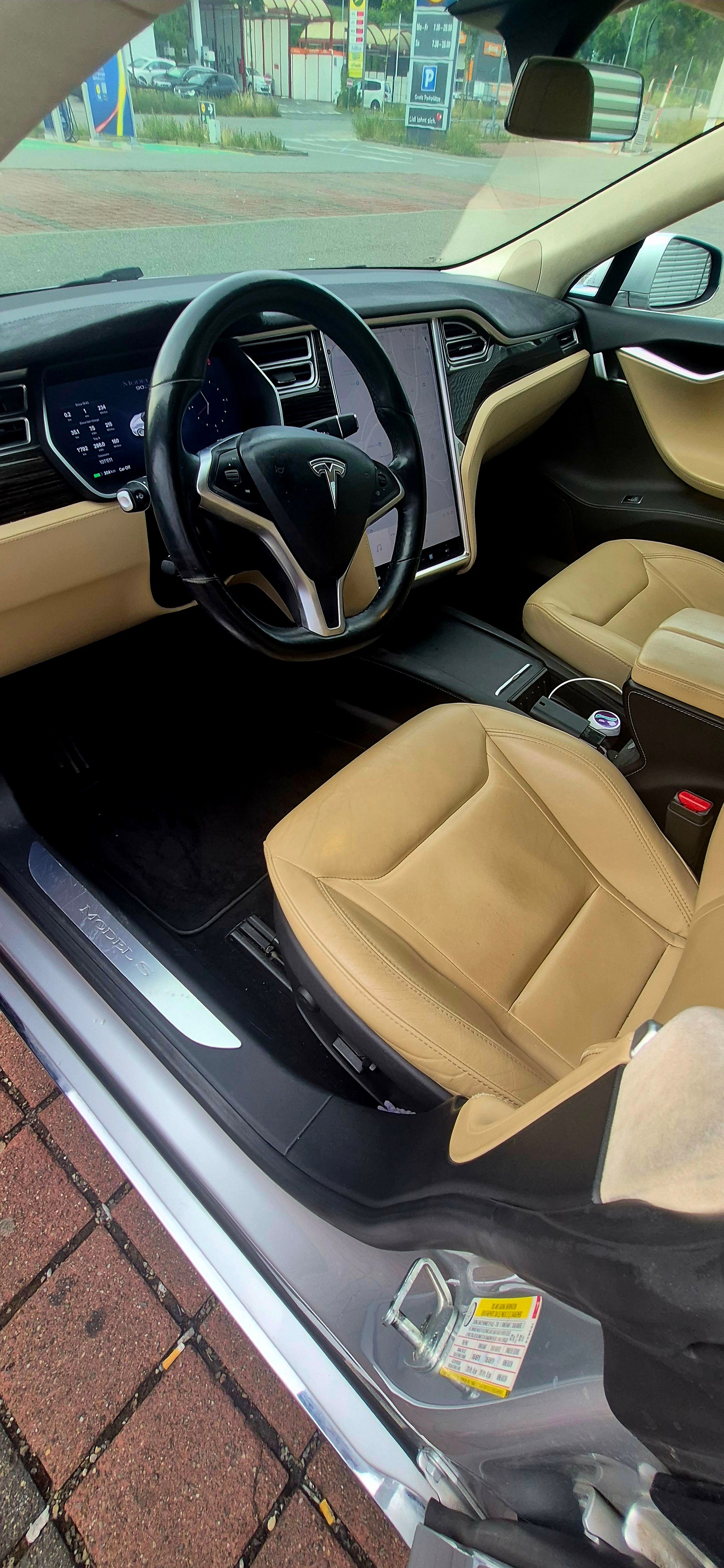 TESLA 90 D-image-4