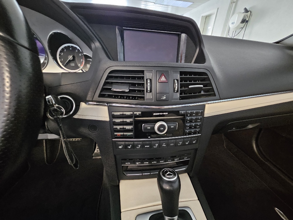 MERCEDES-BENZ E 350 CGI BlueEfficiency 7G-Tronic-image-10