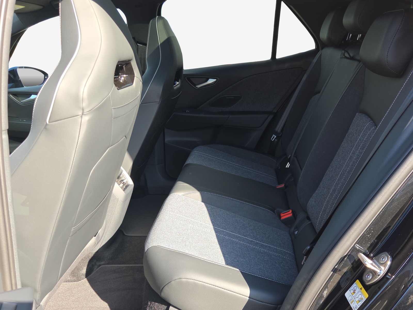 VW ID.3 Neo 79 kWh 231 PS Style-image-8