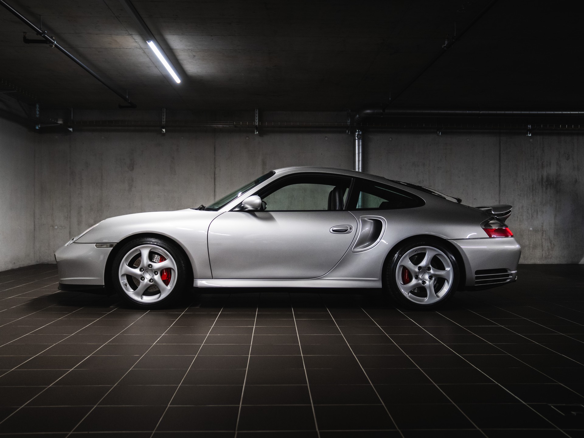 PORSCHE 911 Turbo-image-1