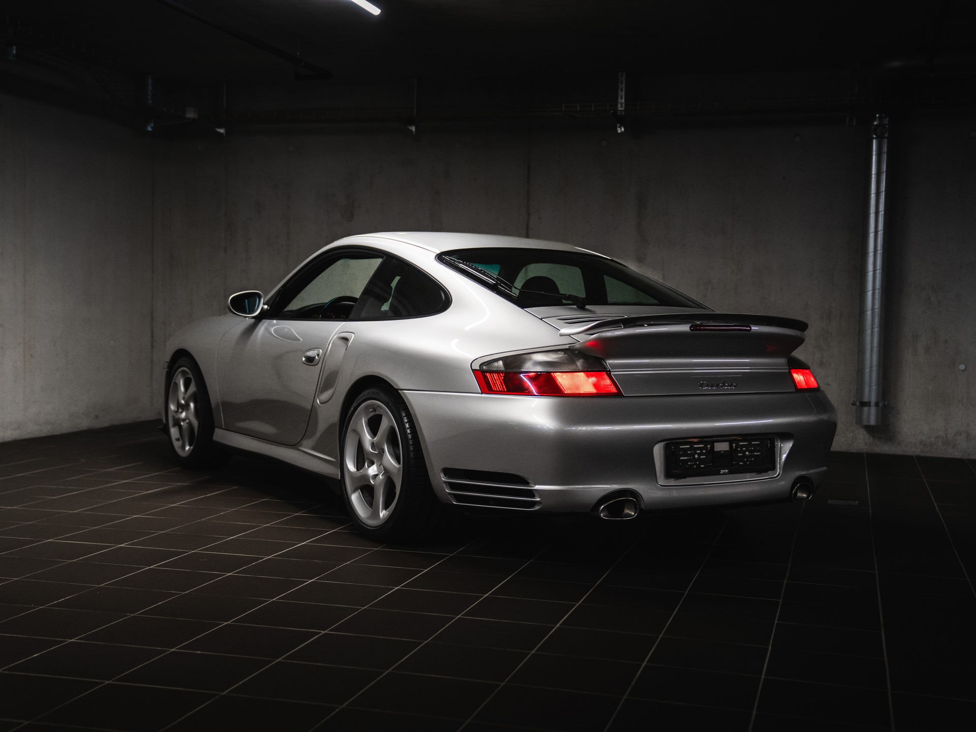 PORSCHE 911 Turbo-image-4