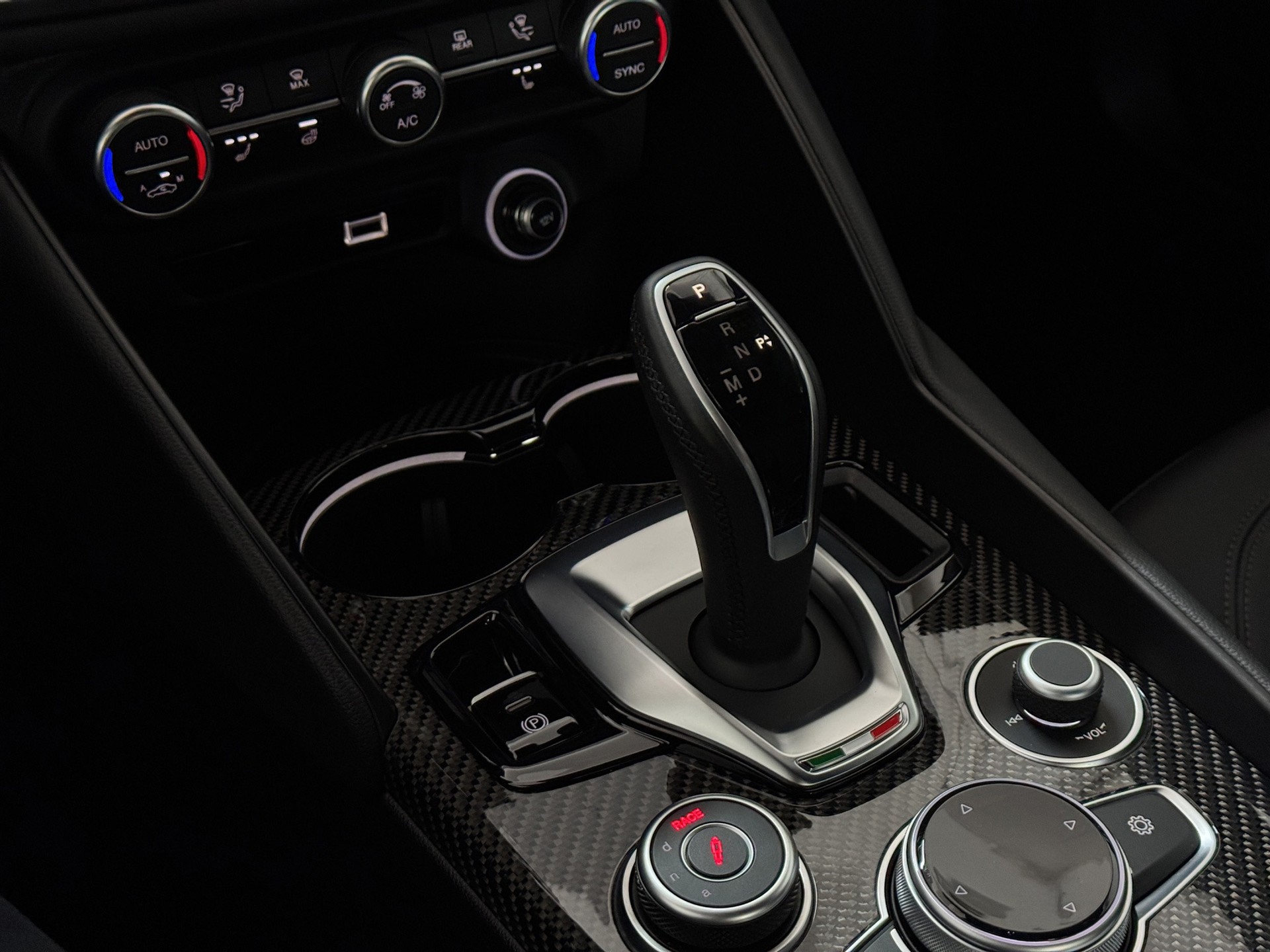 ALFA ROMEO Giulia 2.9 V6 Quadrifoglio "Pack ADAS Plus"-image-18