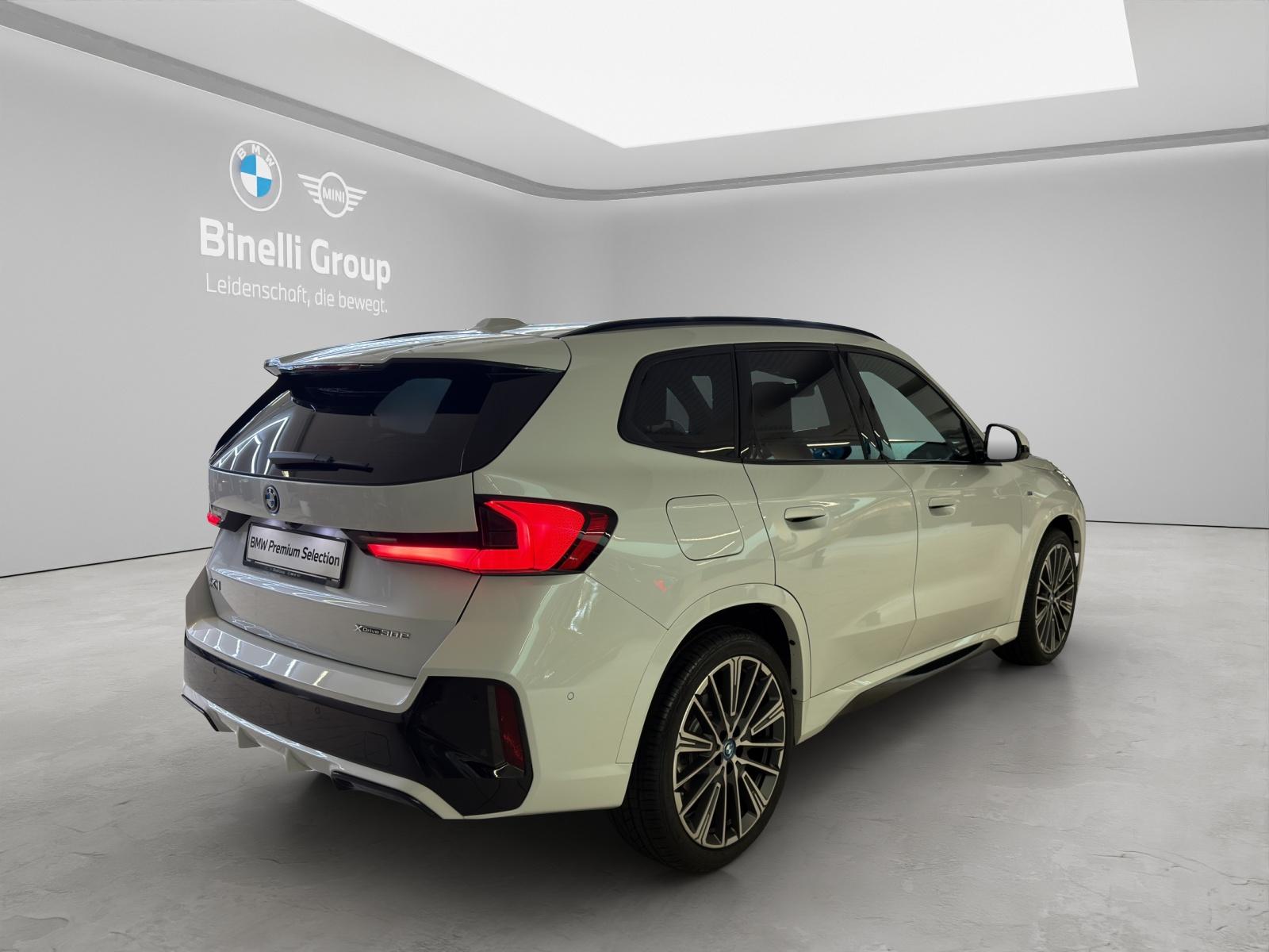 BMW X1 30e xDrive paddles-image-17