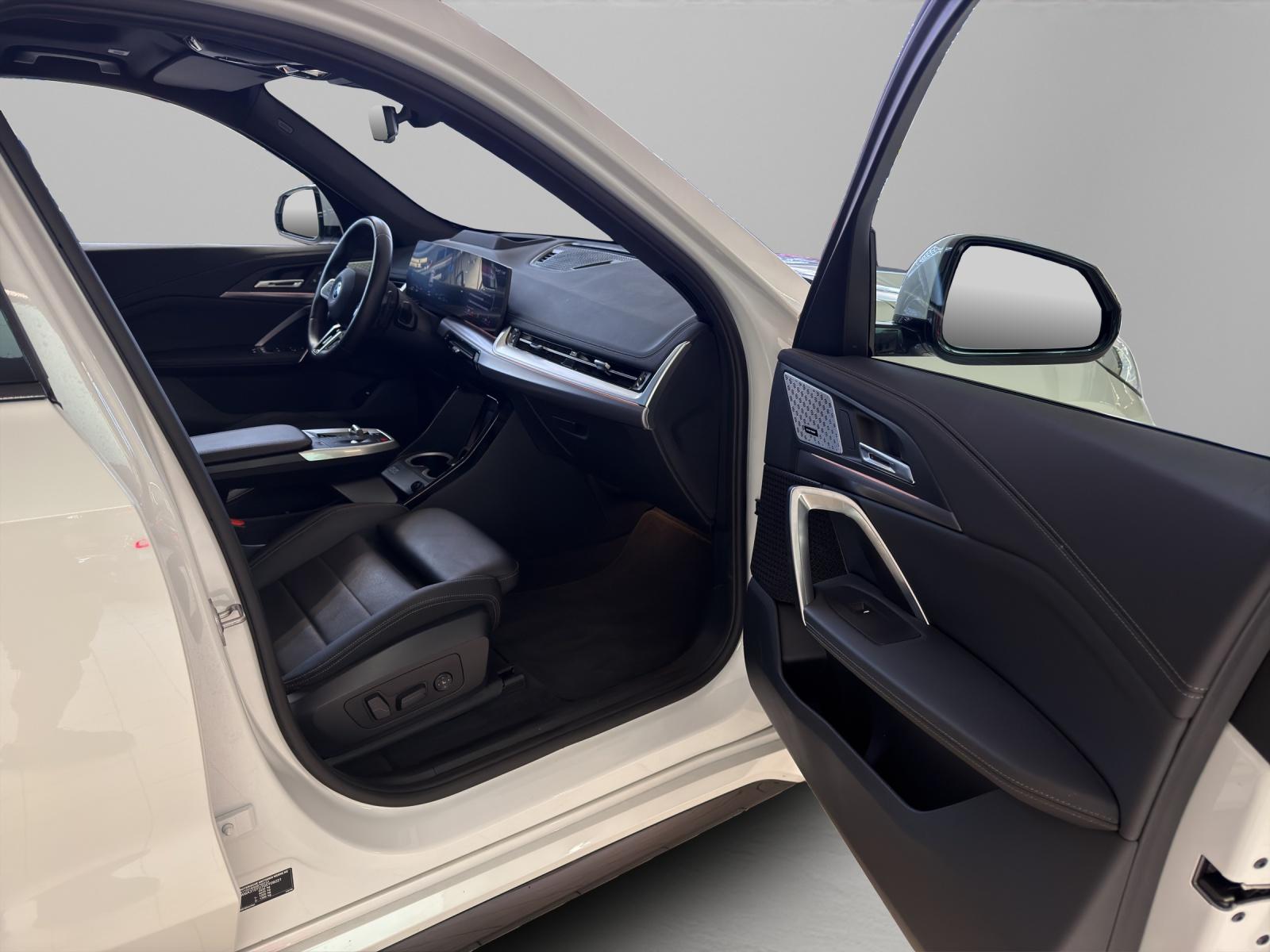 BMW X1 30e xDrive paddles-image-20