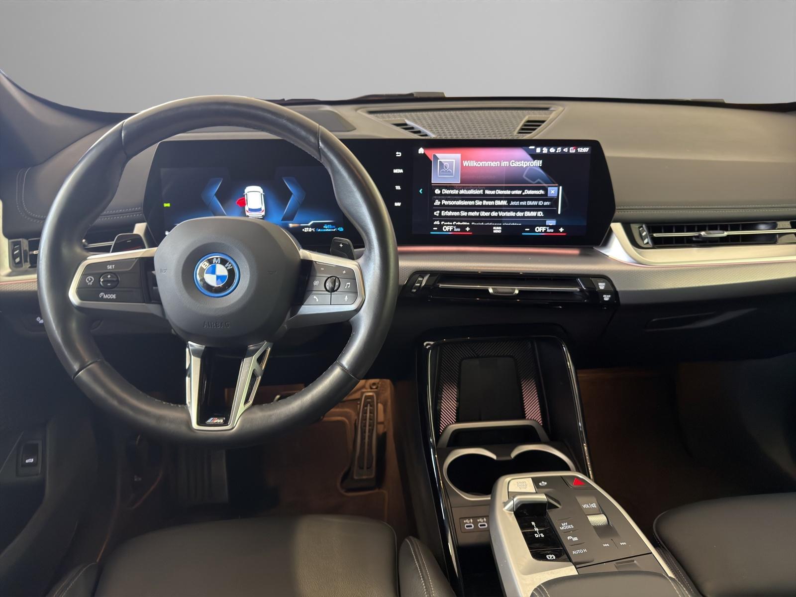 BMW X1 30e xDrive paddles-image-10