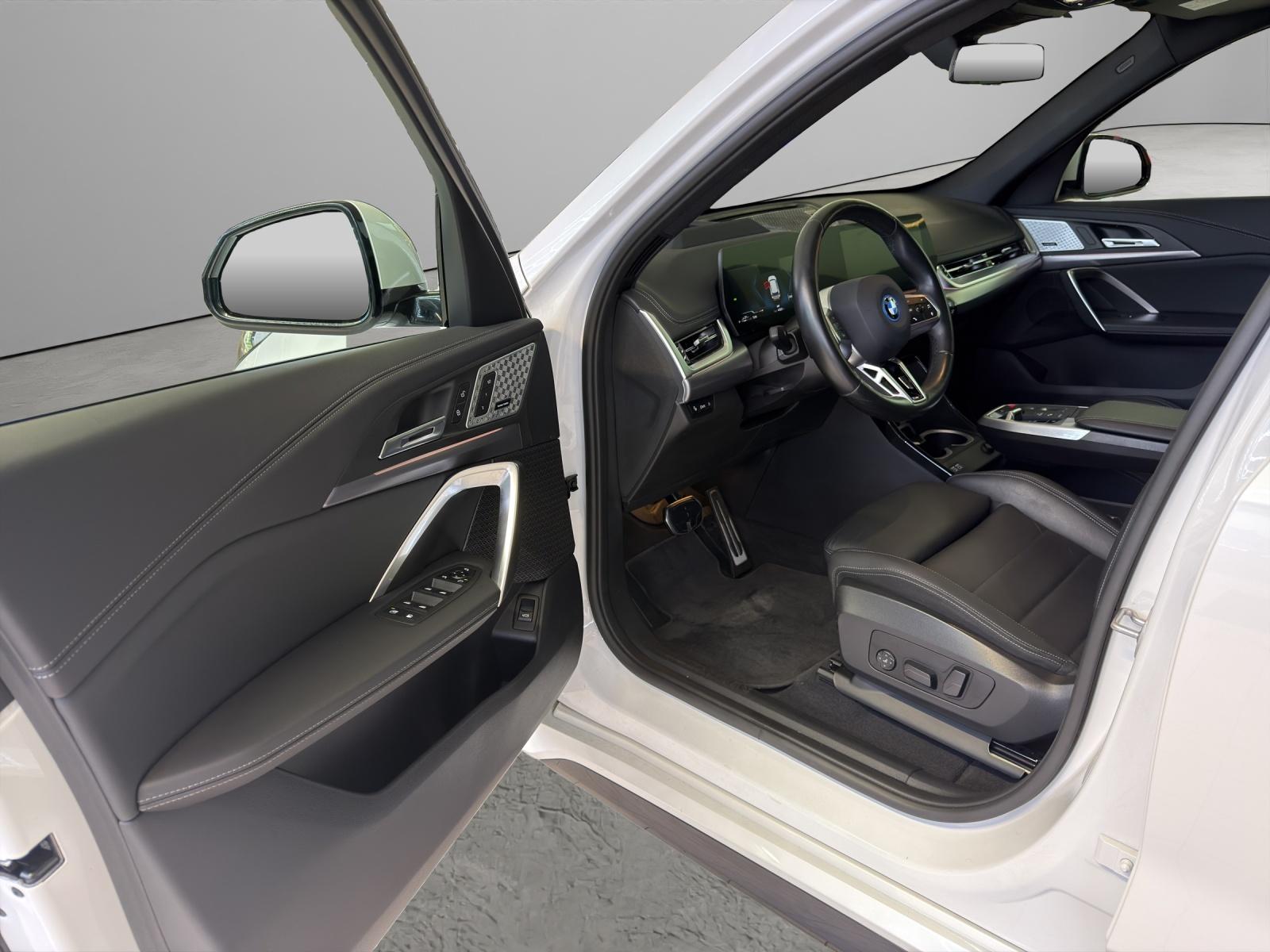 BMW X1 30e xDrive paddles-image-5
