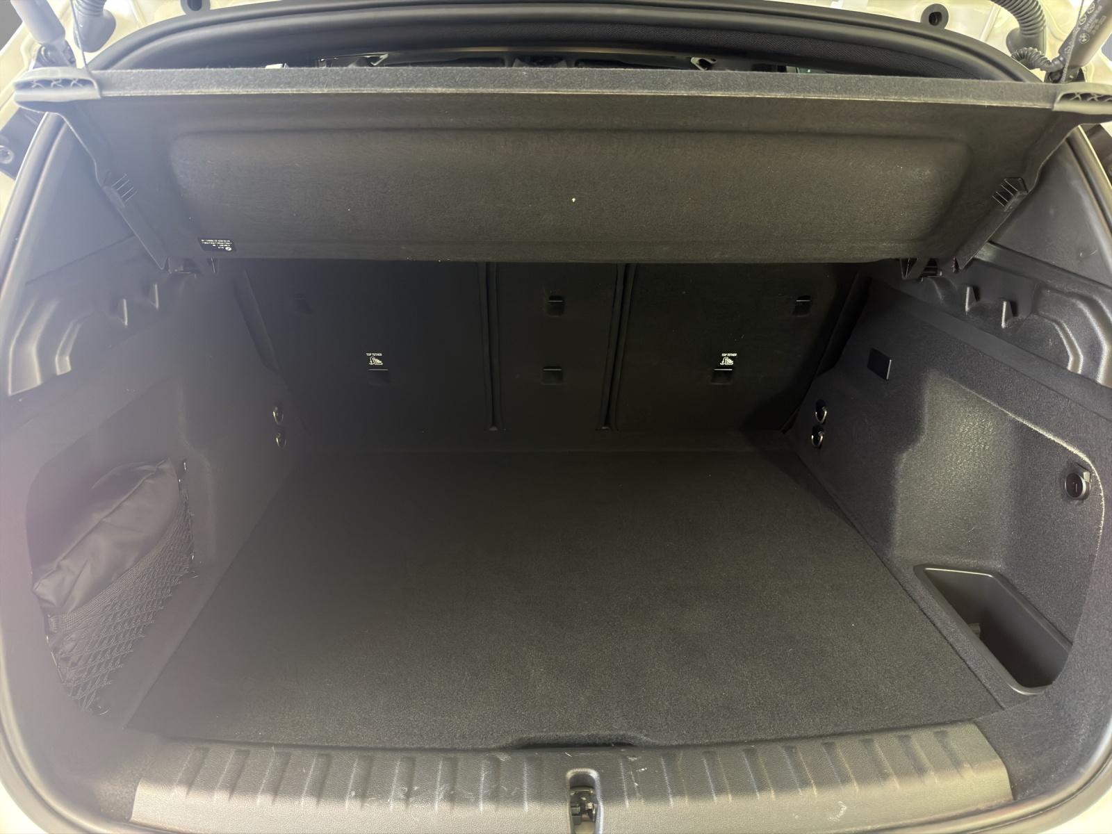 BMW X1 30e xDrive paddles-image-16