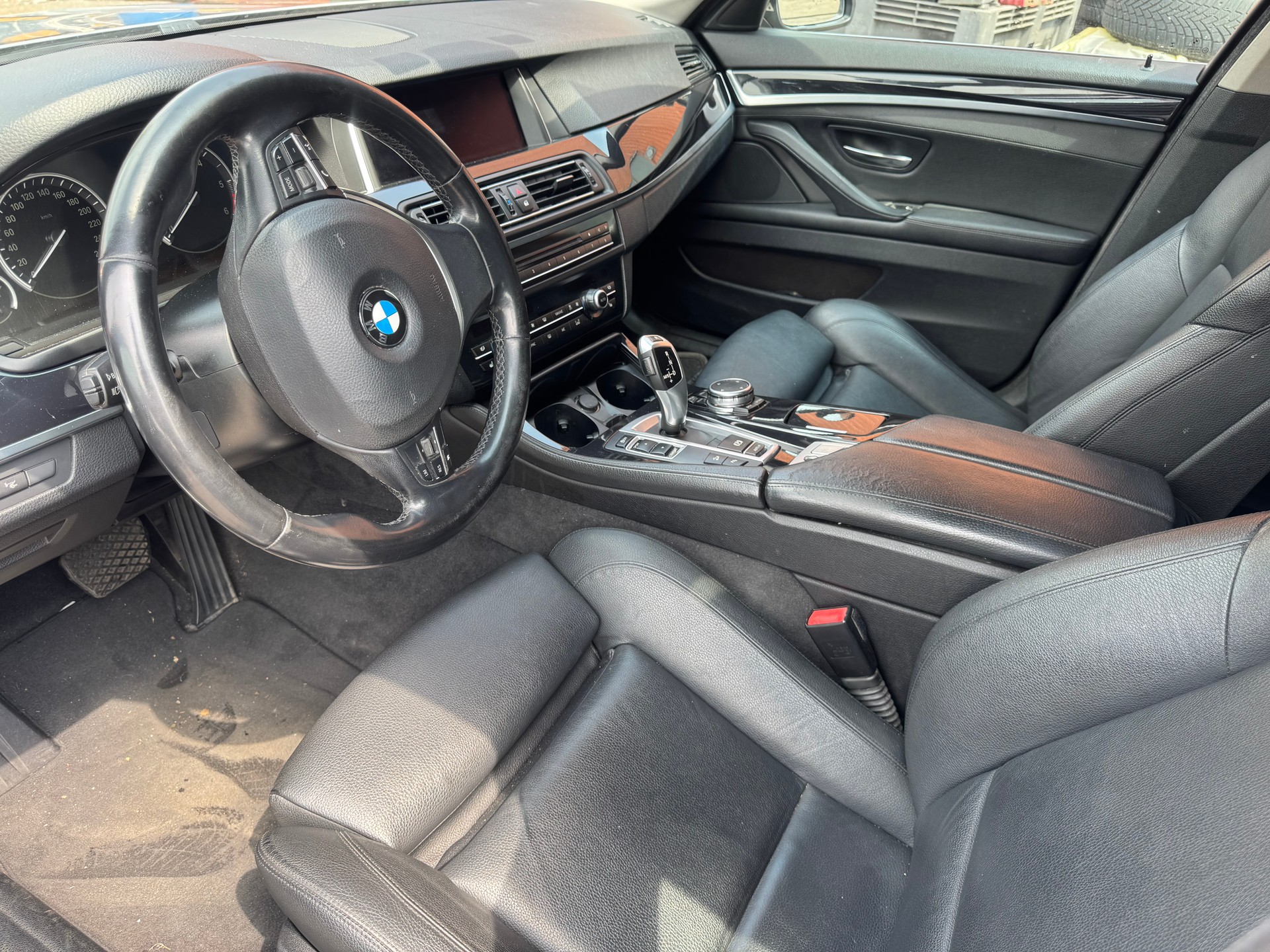 BMW 525d Touring xDrive Steptronic-image-8