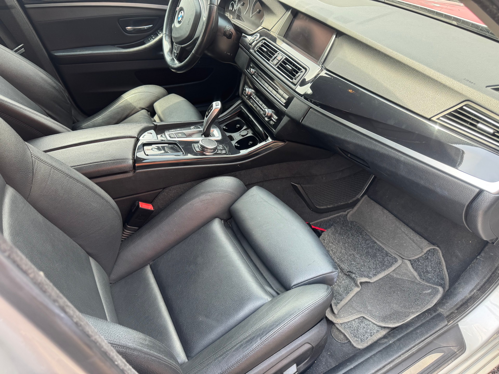 BMW 525d Touring xDrive Steptronic-image-7