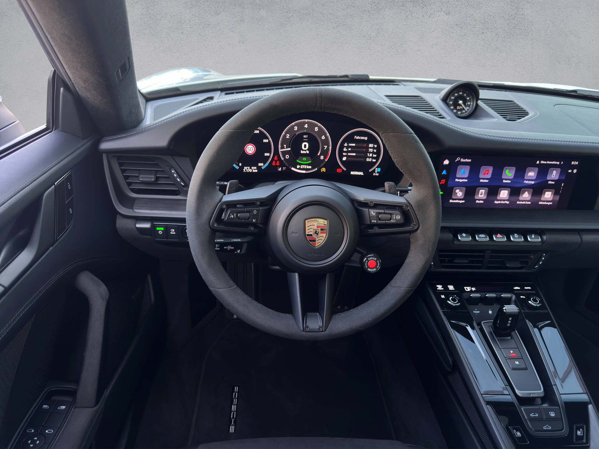 PORSCHE 911 Carrera GTS-image-5