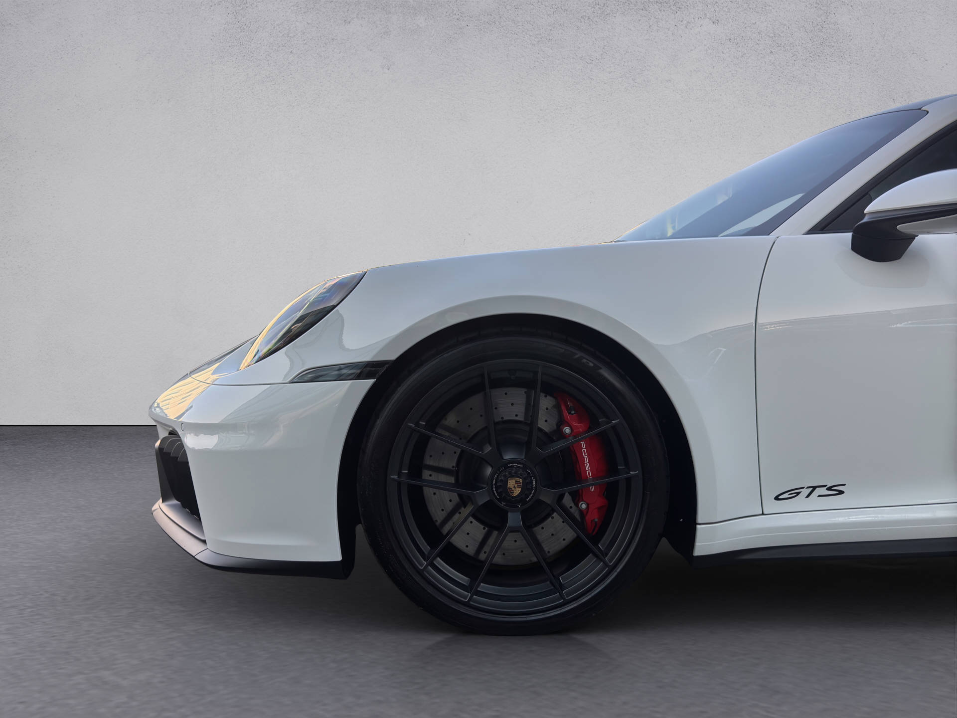 PORSCHE 911 Carrera GTS-image-14