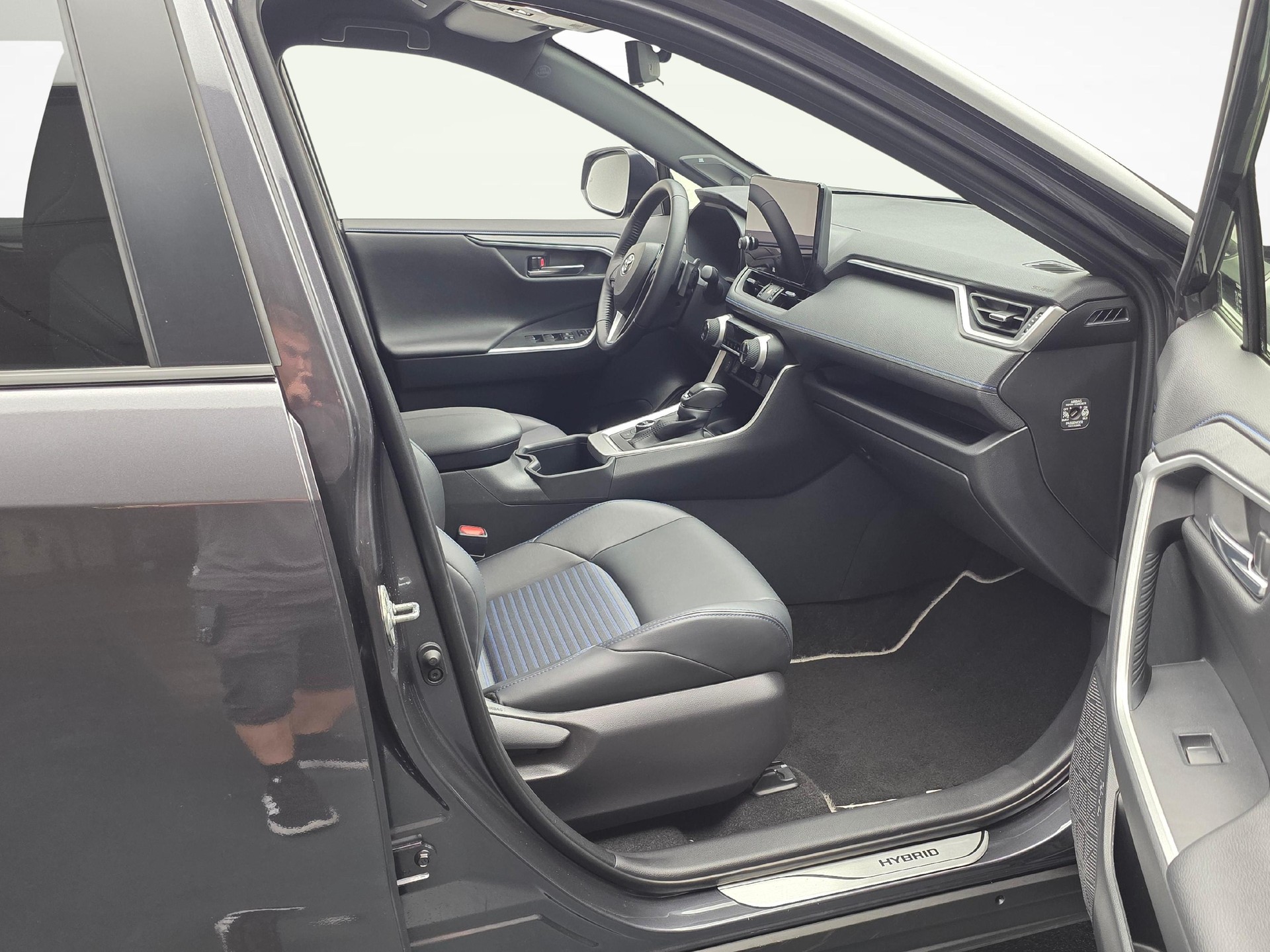 TOYOTA RAV4 2.5 HEV Style-image-9