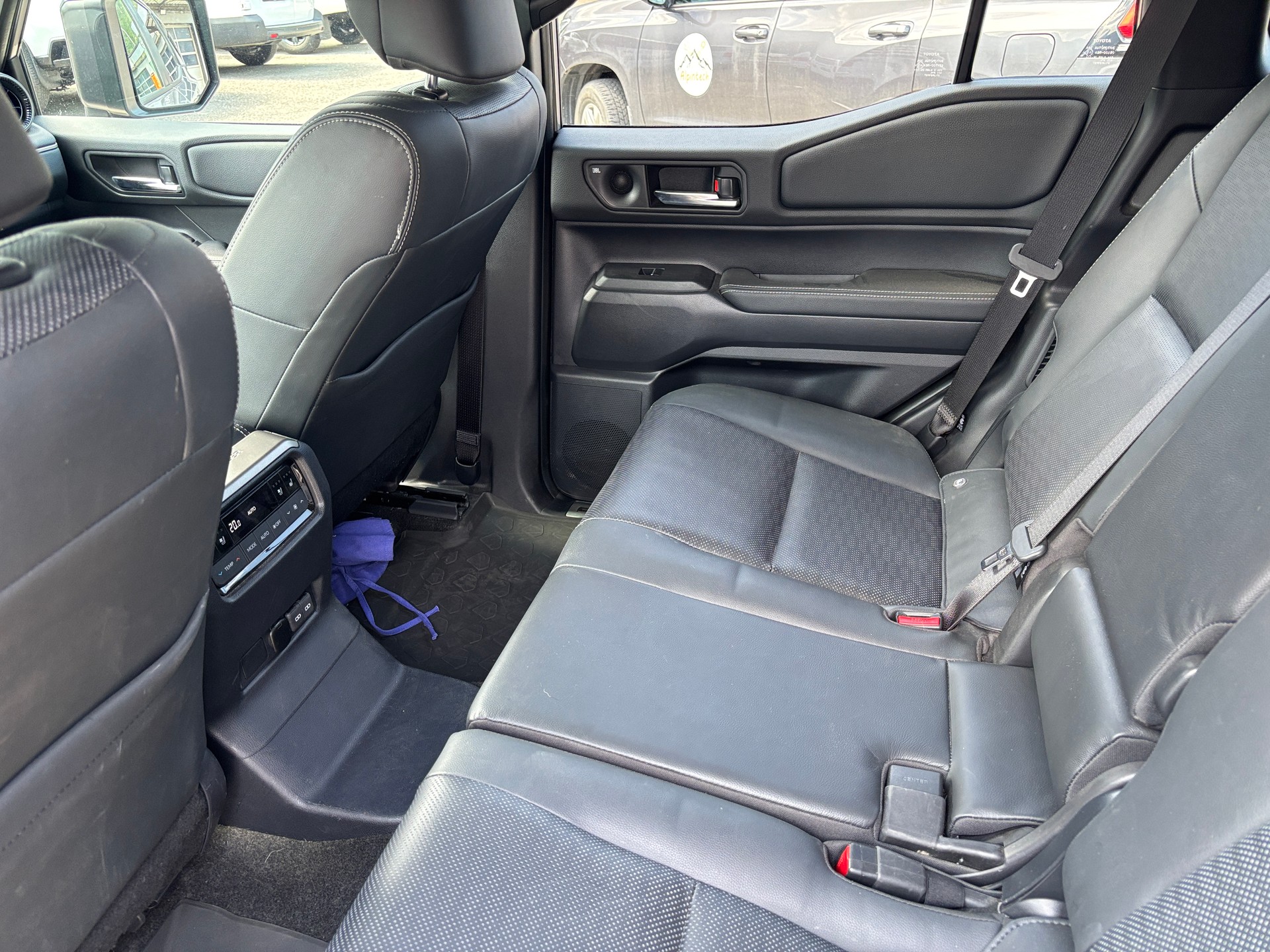 TOYOTA Land Cruiser 2.8TD Invincible-image-9