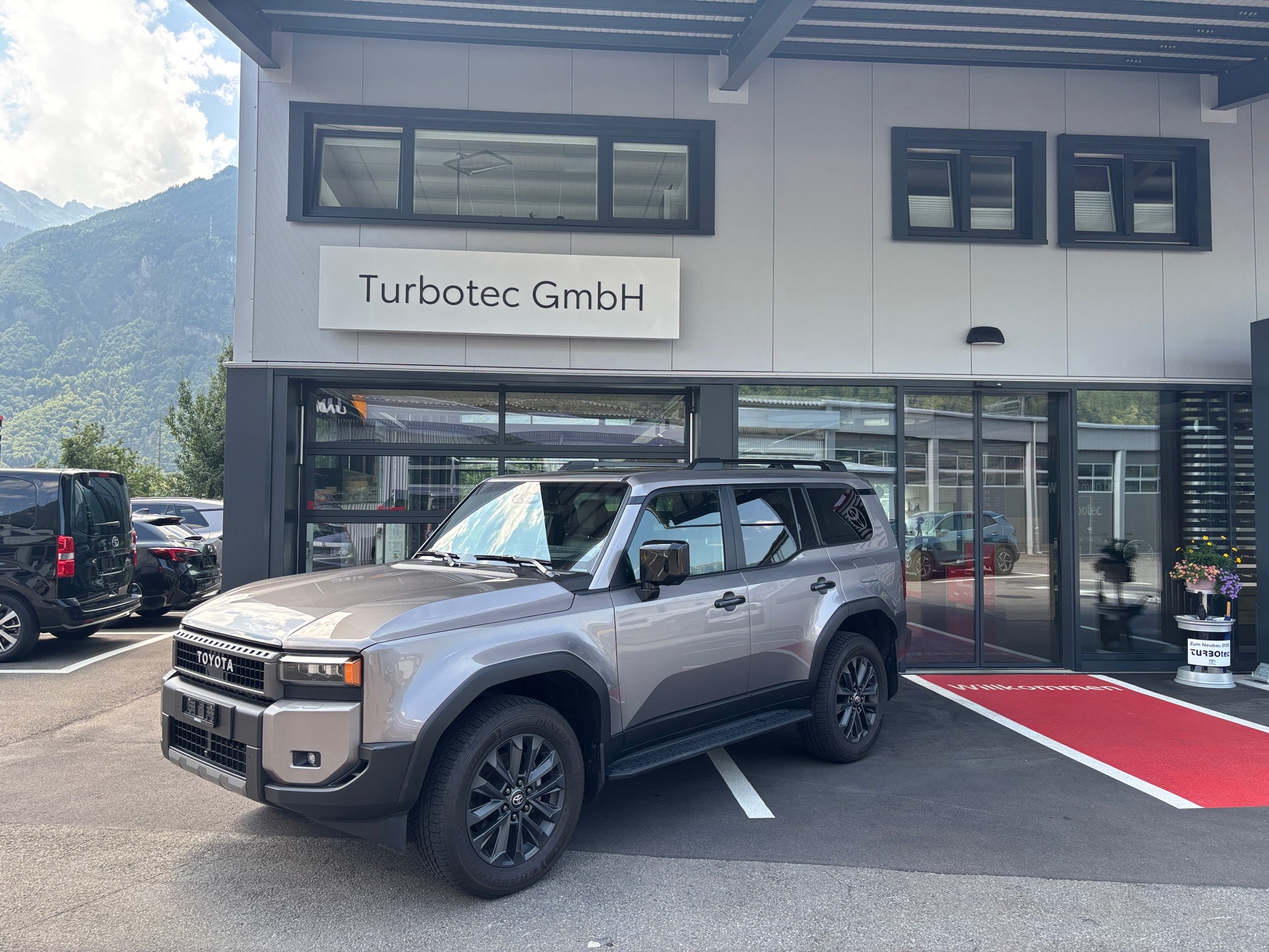 TOYOTA Land Cruiser 2.8TD Invincible-image-5