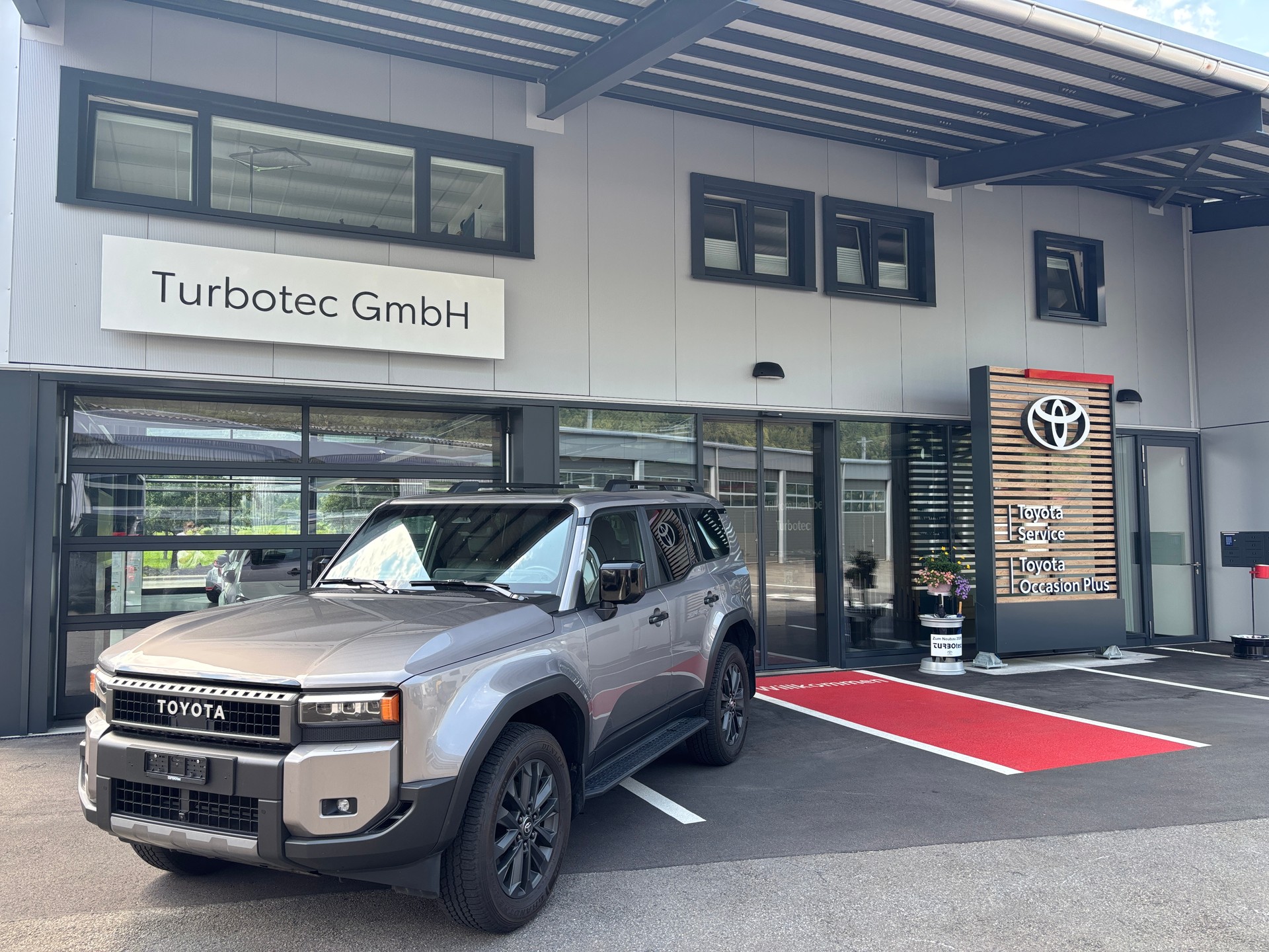 TOYOTA Land Cruiser 2.8TD Invincible-image-4