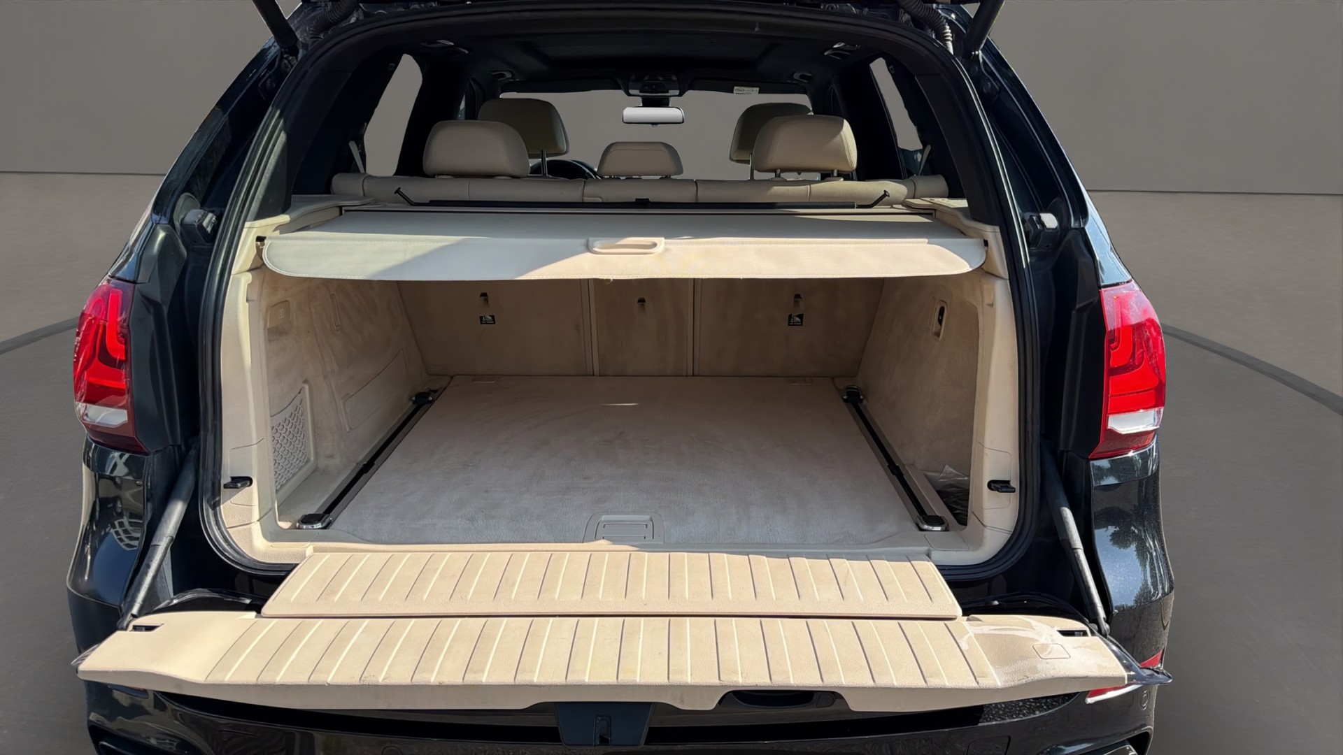 BMW X5 xDrive 50i Steptronic M-Sport Paket-image-17