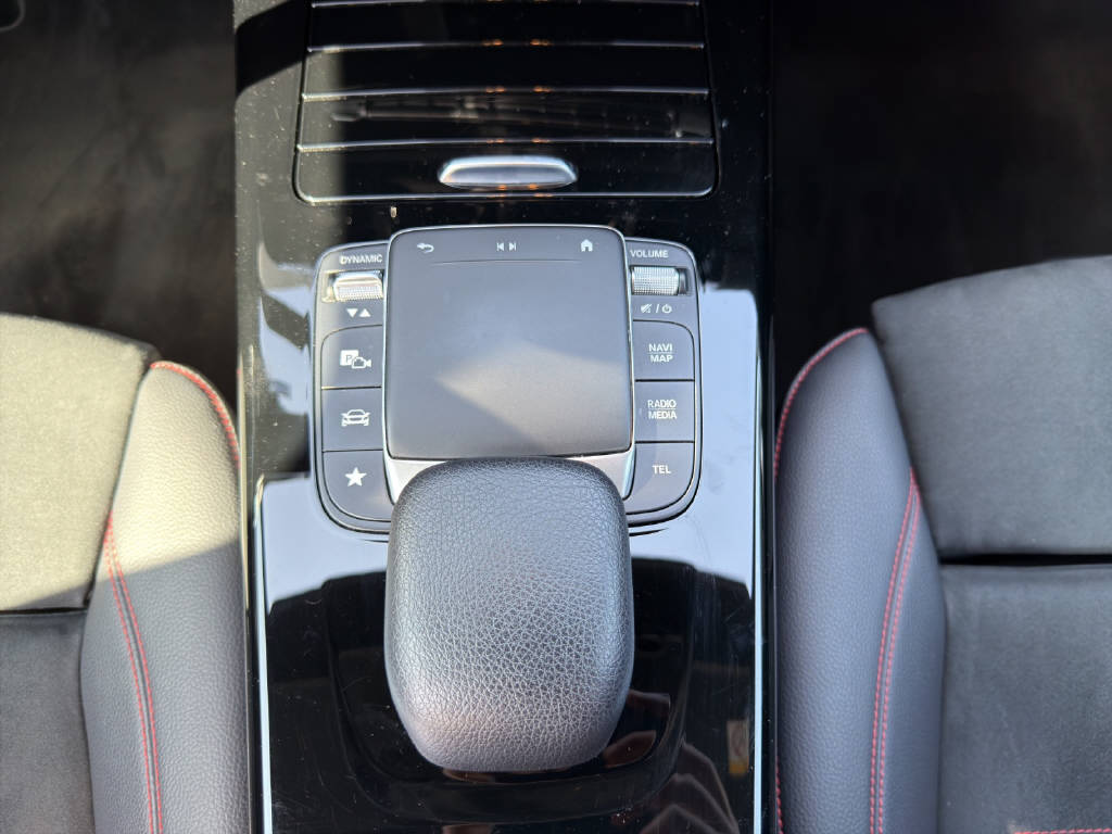 MERCEDES-BENZ A 250 4MATIC Kompaktlimousine-image-11