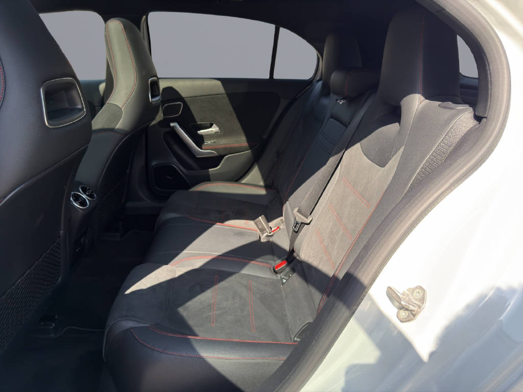 MERCEDES-BENZ A 250 4MATIC Kompaktlimousine-image-12