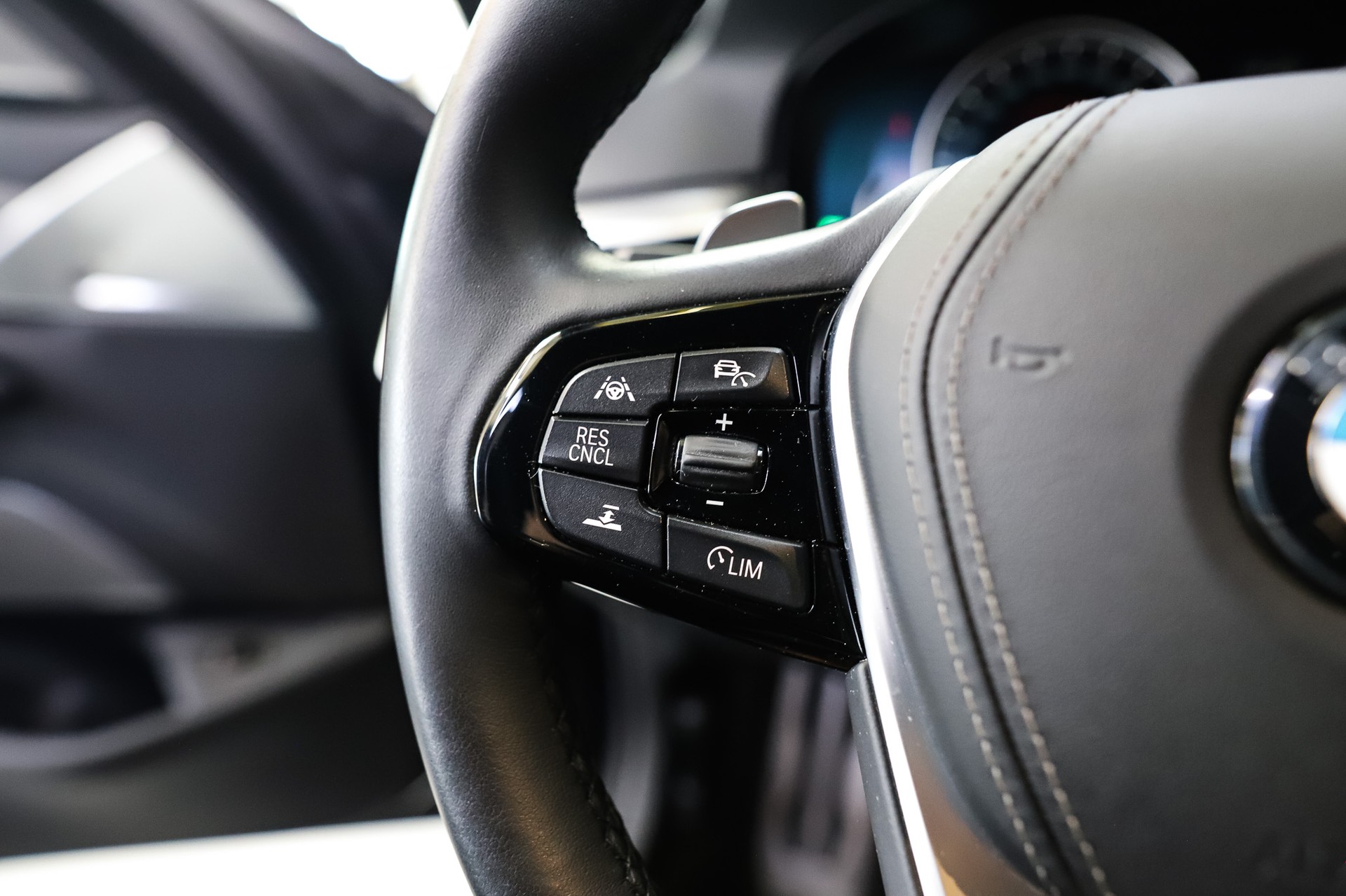 BMW 540d xDrive Steptronic M Sport-image-14