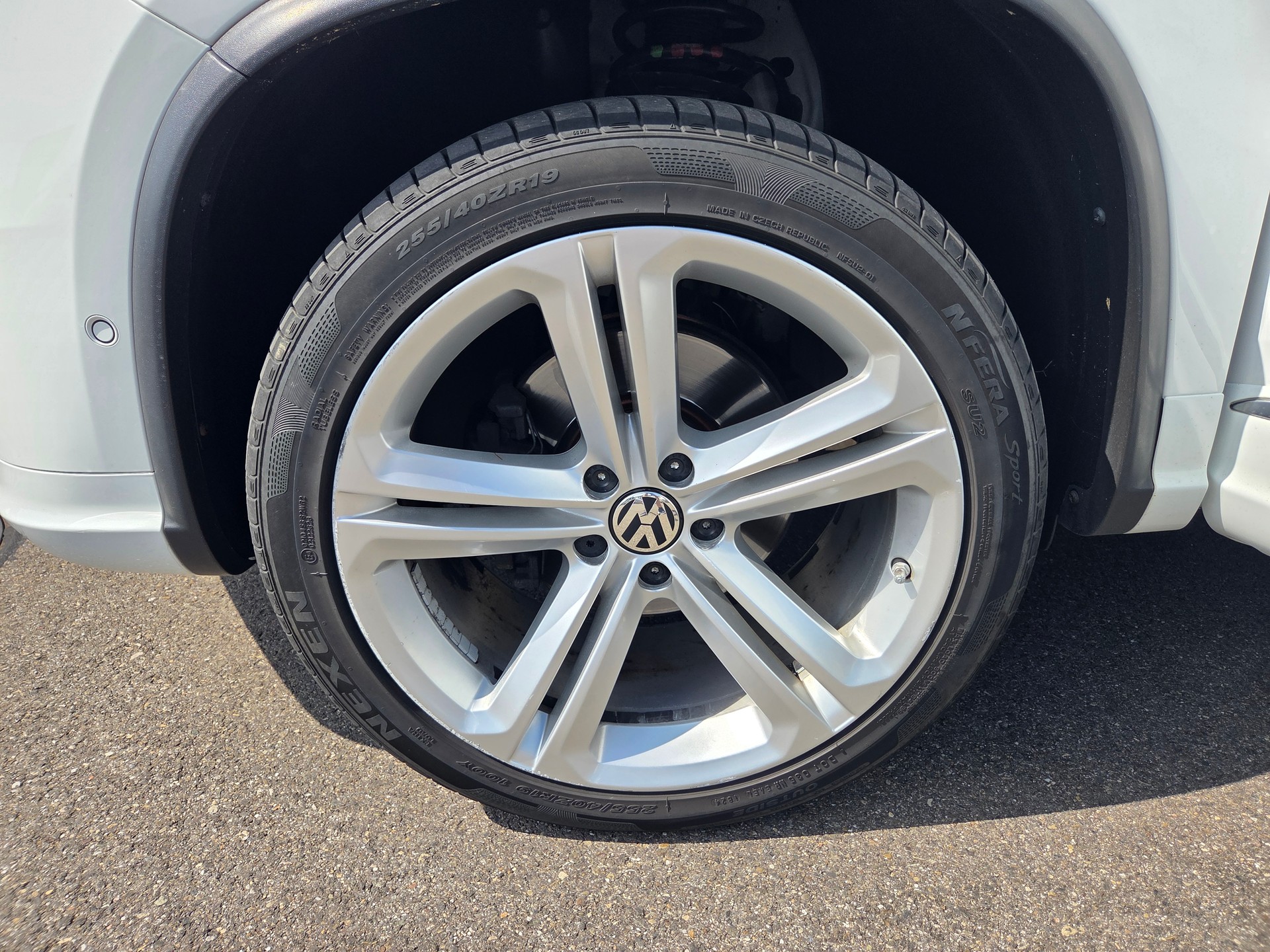 VW Tiguan 2.0 TDI BlueMotion Sport&Style 4Motion DSG-image-12