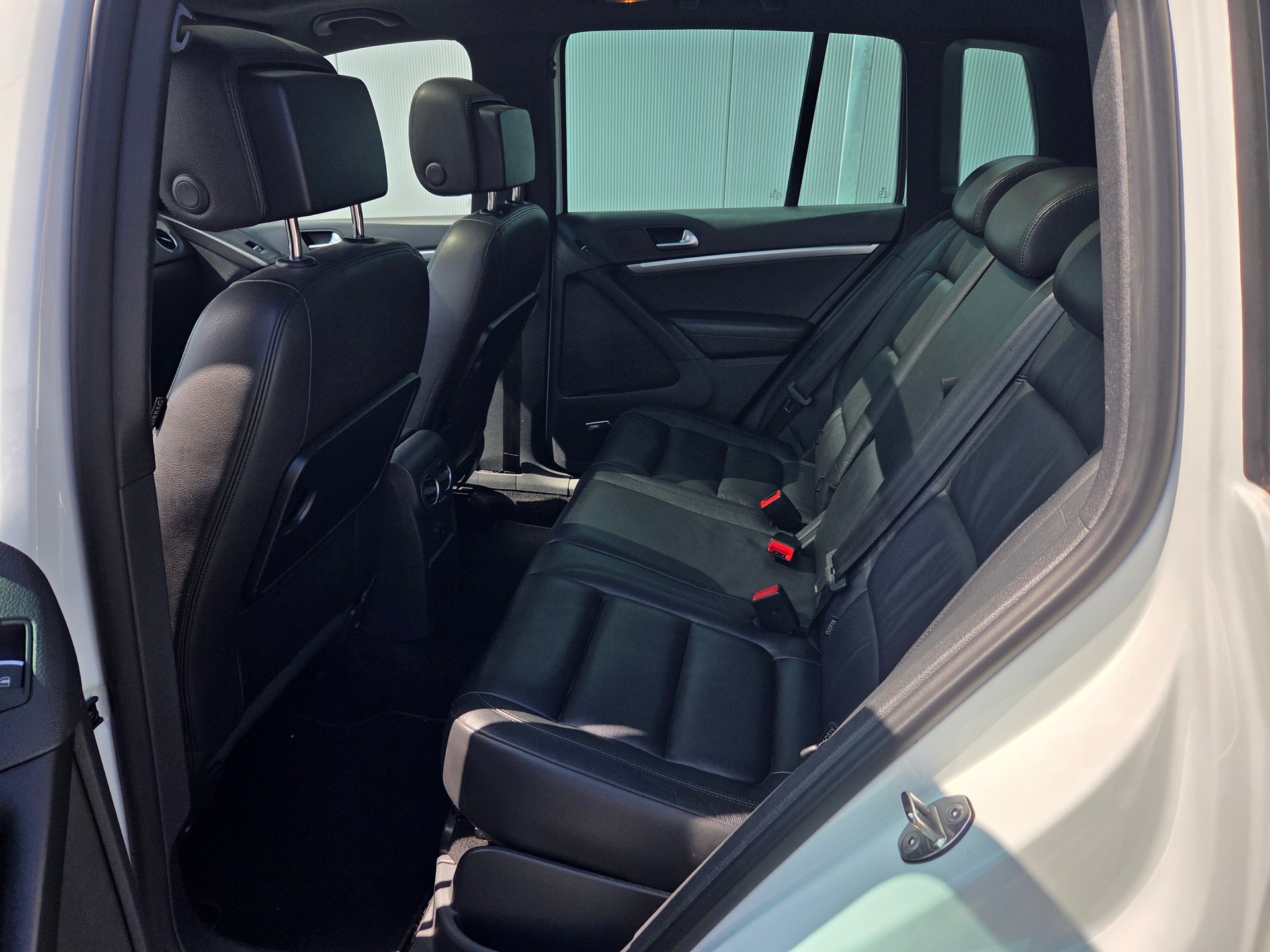 VW Tiguan 2.0 TDI BlueMotion Sport&Style 4Motion DSG-image-7