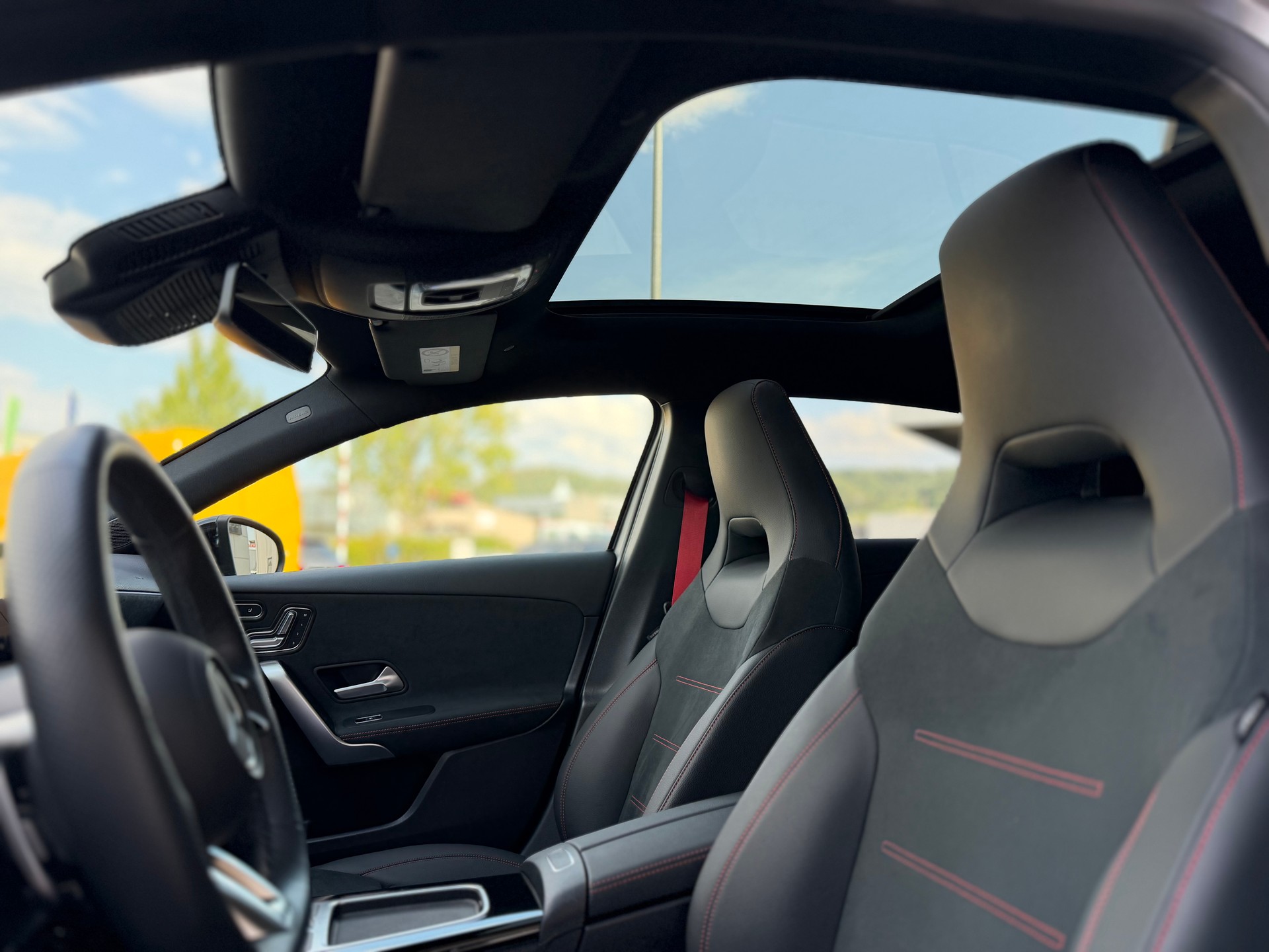 MERCEDES-BENZ A AMG 35 4Matic 8G-DCT-image-3