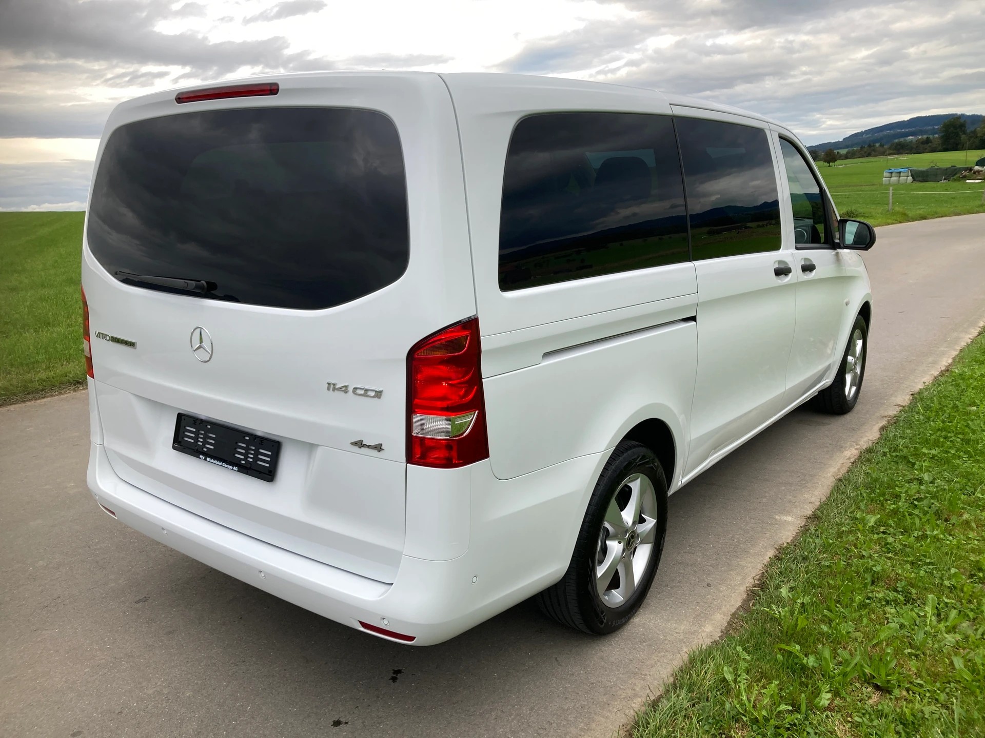 MERCEDES-BENZ Vito 114 BlueTec Tourer Select 4Matic 7G-Tronic-image-2