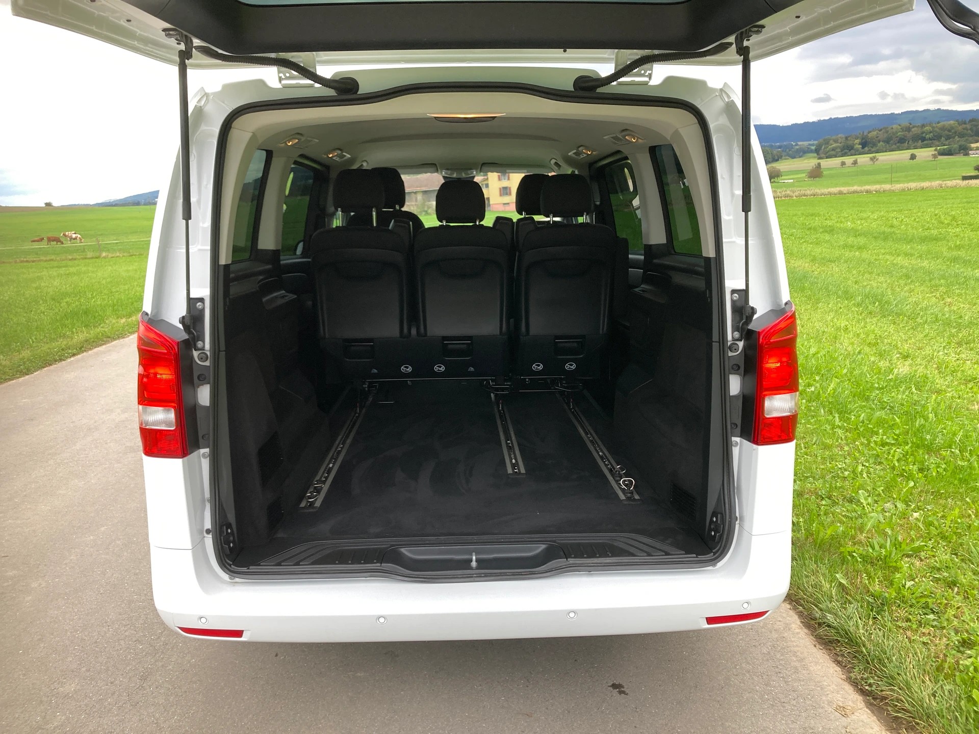 MERCEDES-BENZ Vito 114 BlueTec Tourer Select 4Matic 7G-Tronic-image-5
